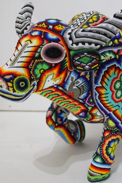 Scultura Chroma 'El Toro', serie Huichol, tecnica mista, 2026