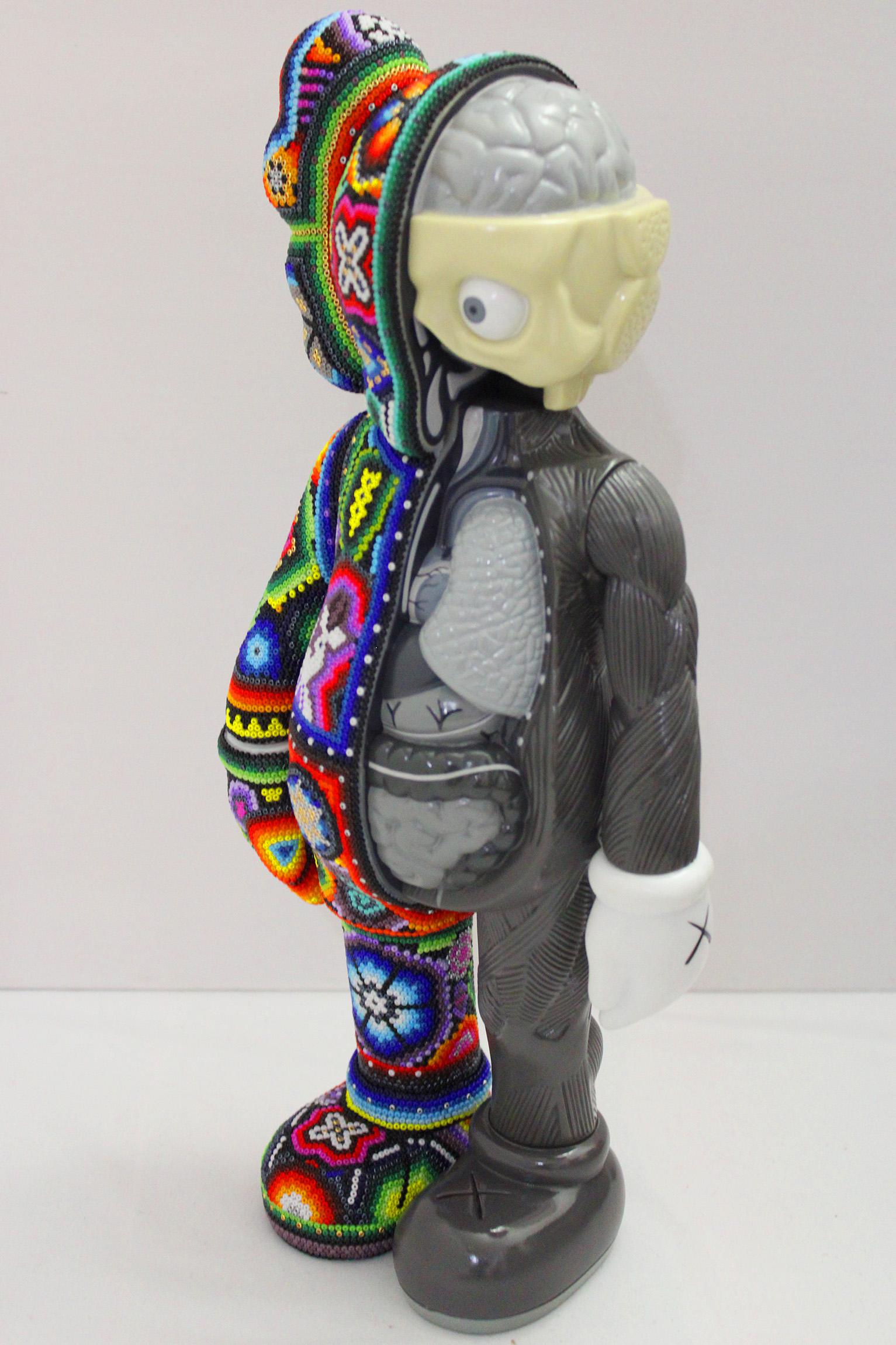 TOUJOURS OUVERT AUX COMMISSIONS !!!

ALTERTATION ART . . est le fruit d'une collaboration entre Rick Wolfryd, artiste et marchand d'art ayant plus de 40 ans d'expérience, et divers artistes et studios d'art huichol mexicains vers lesquels Rick a été