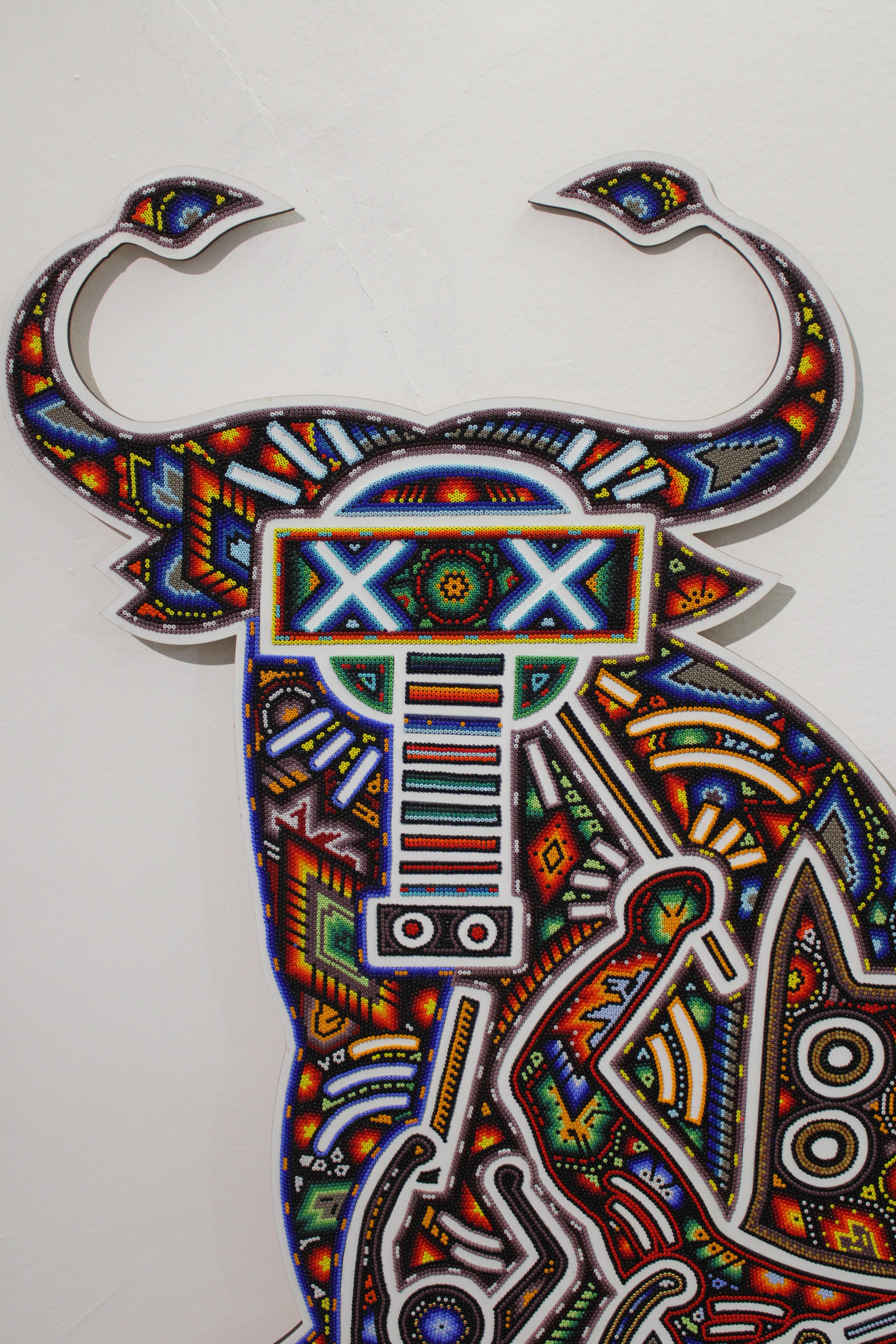 Plaque murale Huichol Bull d'après Keith Haring - Gris Figurative Sculpture par CHROMA aka Rick Wolfryd 