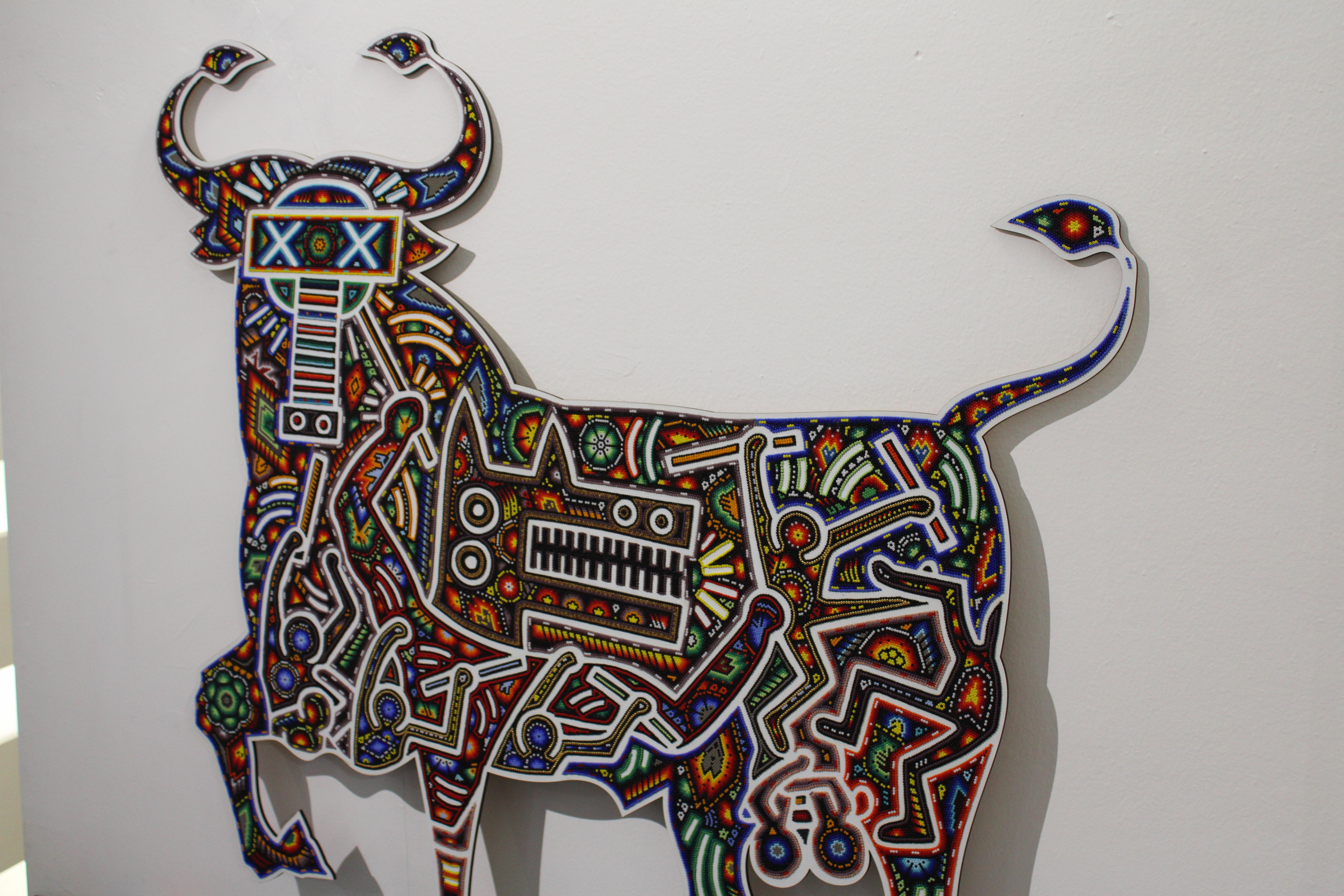 Plaque murale Huichol Bull d'après Keith Haring en vente 3
