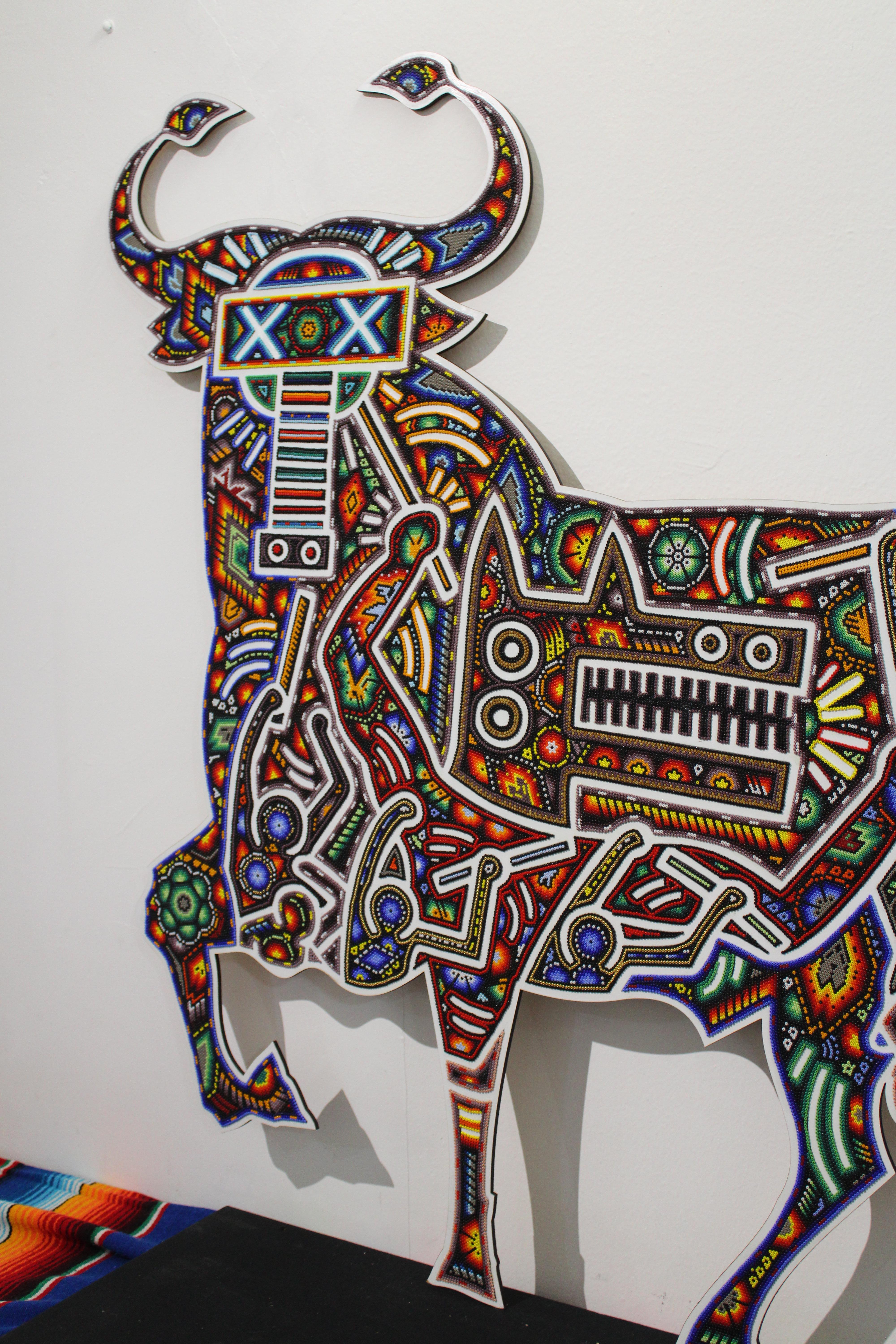 Plaque murale Huichol Bull d'après Keith Haring en vente 4