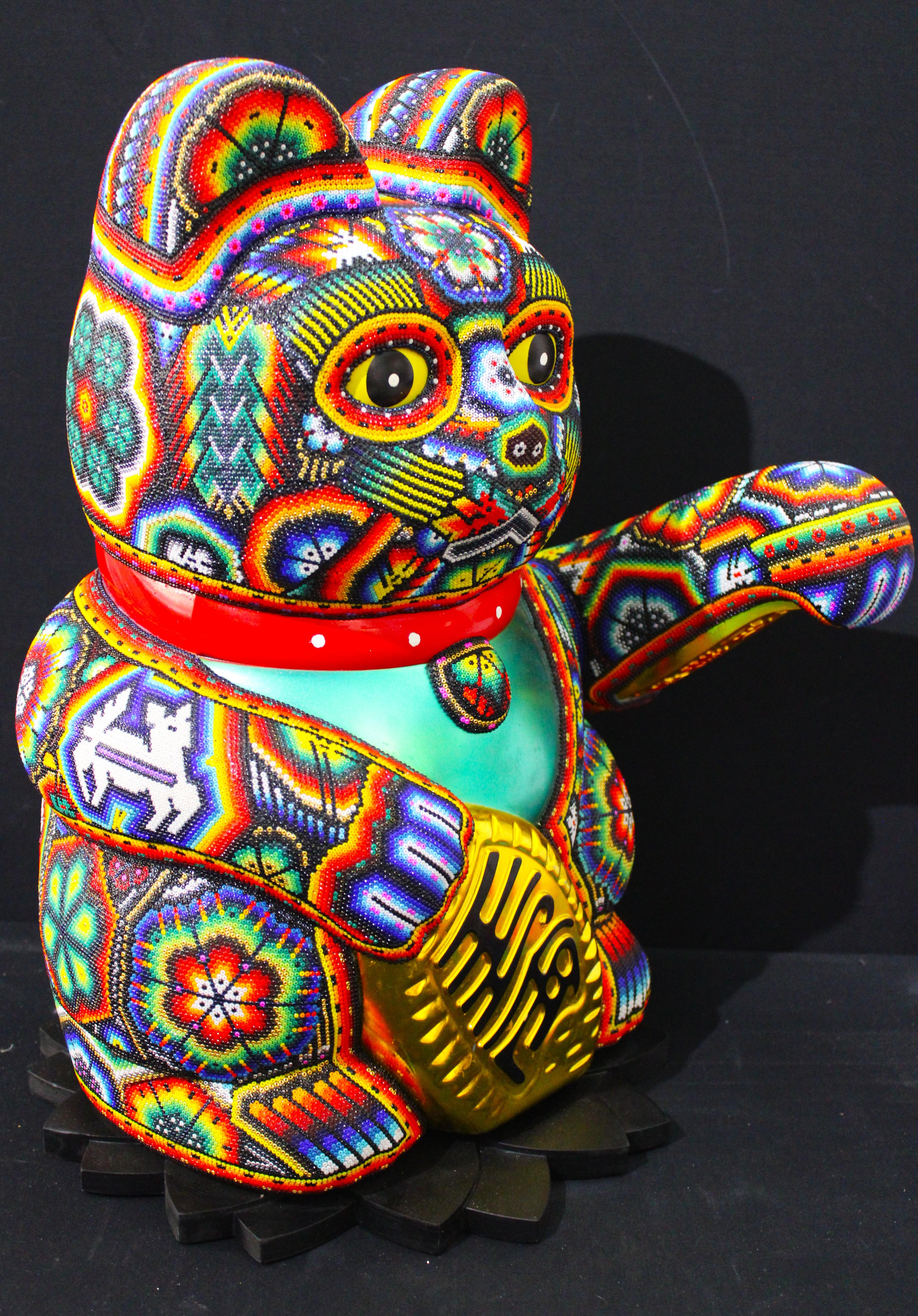 Huichol " Gato Dinero Grande " Escultura de Abalorios de la Serie ALTERACIONES Huichol