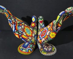 Les "mains magiques" des Huichols  Sculpture perlée  Série d'ALTERATIONS Huichol