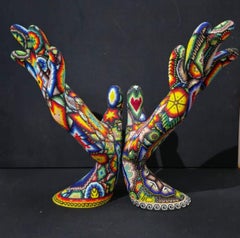 Les "mains magiques" des Huichols  Sculpture perlée  Série d'ALTERATIONS Huichol