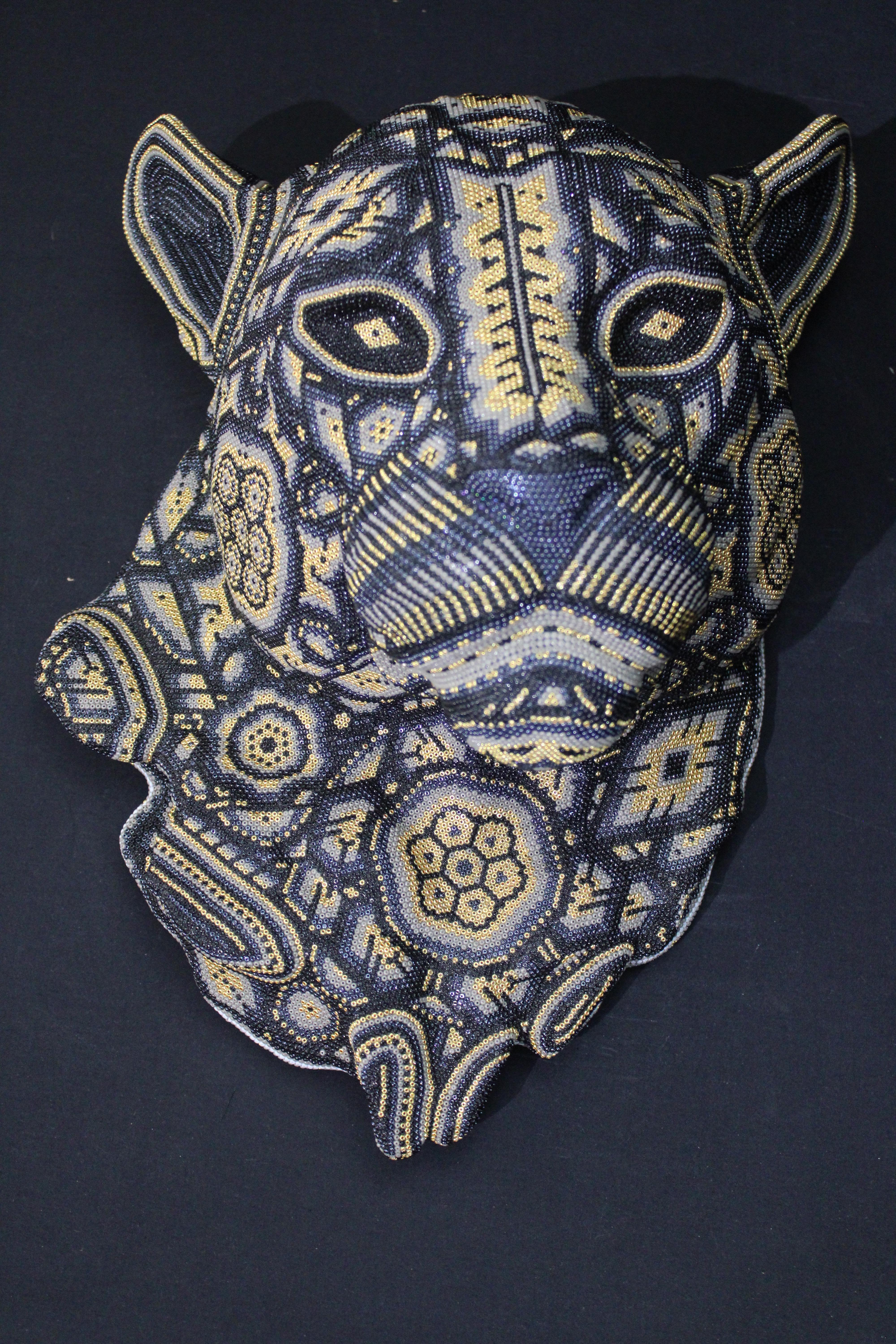 Mexikanische Huichol Perlenbesetzte große Skulptur Panther Young – Sculpture von CHROMA aka Rick Wolfryd 