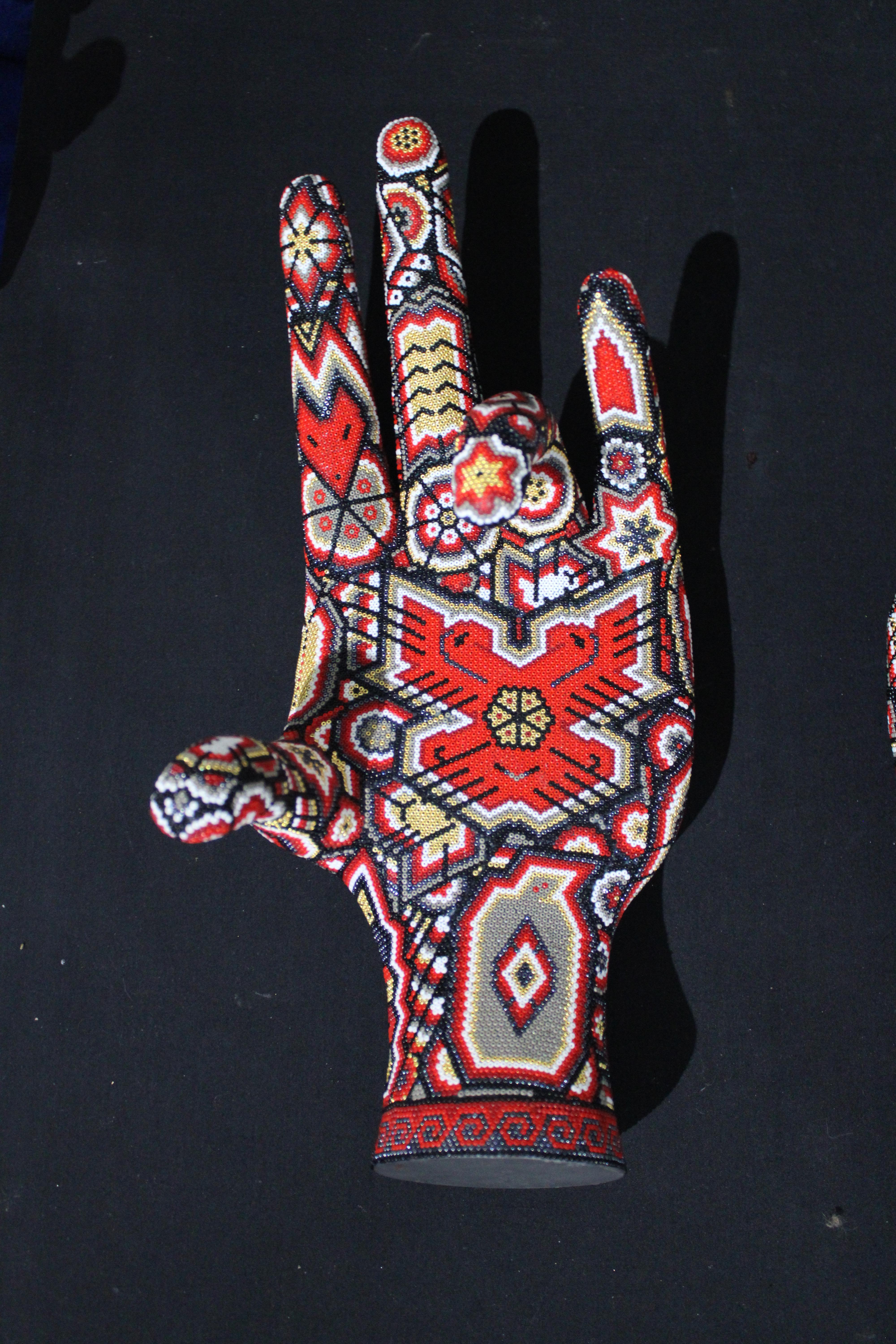 Love Tempo Series  Original Mexican Beaded Sculpture 2025 For Sale 4
