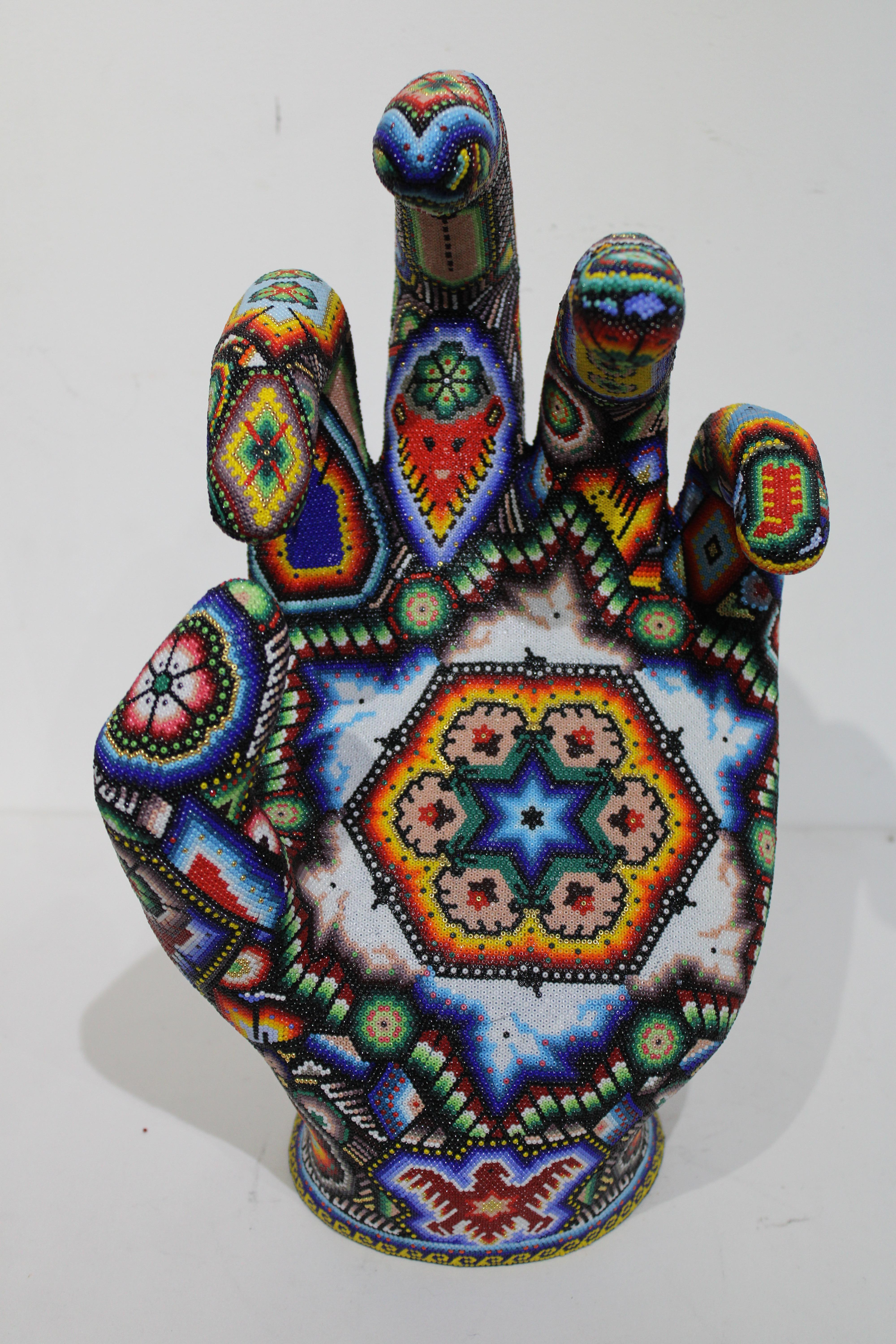 ¡¡¡ABIERTO A COMISIONES!!!

ARTE DE ALTERACIÓN . . es un proceso de colaboración entre Rick Wolfryd, artista plástico y marchante de arte con más de 40 años de experiencia, y varios artistas huicholes mexicanos y estudios de arte huicholes mexicanos