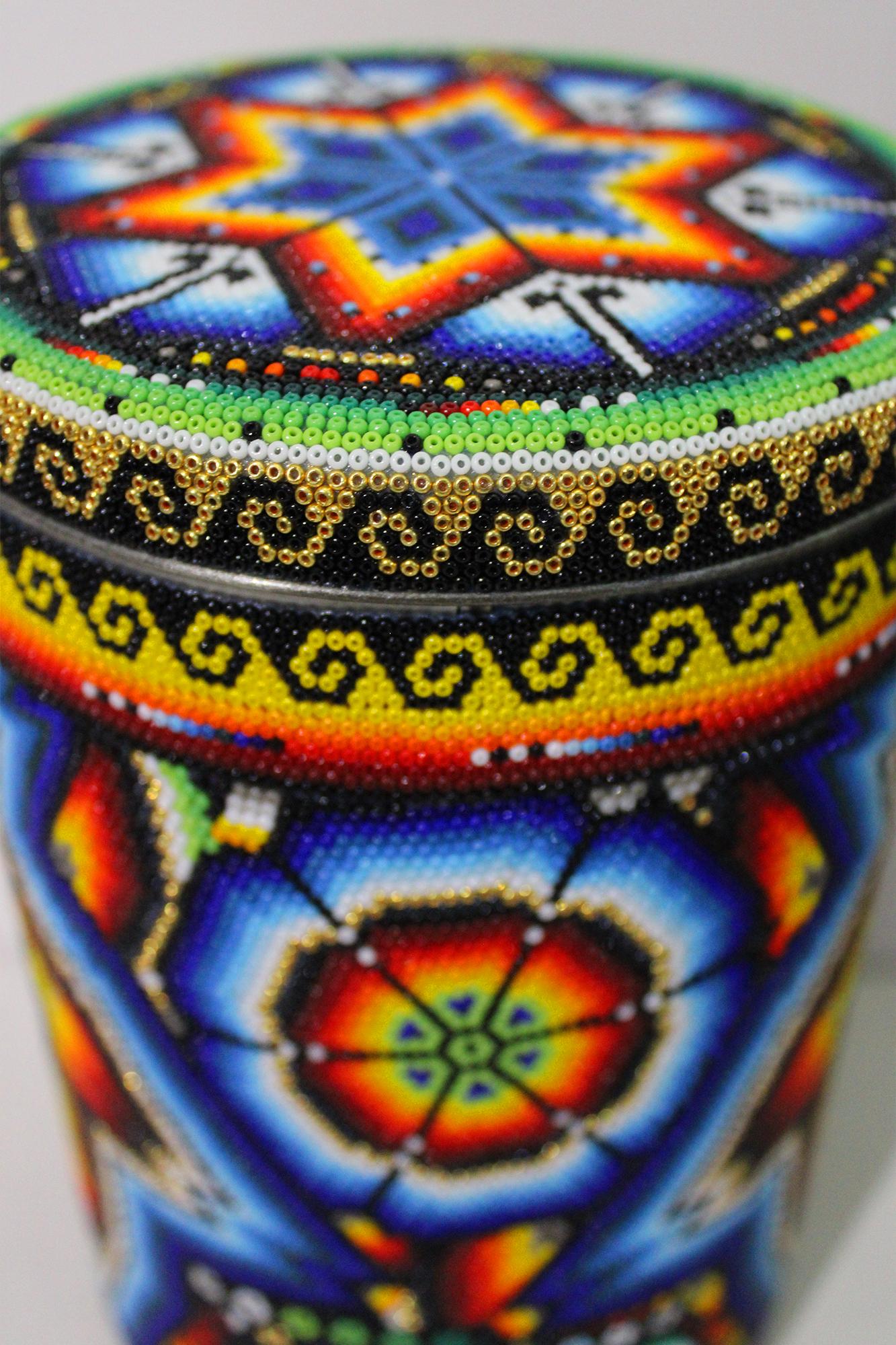 « One Can Two Can 1 » de la série Huichol ALTERATION 1