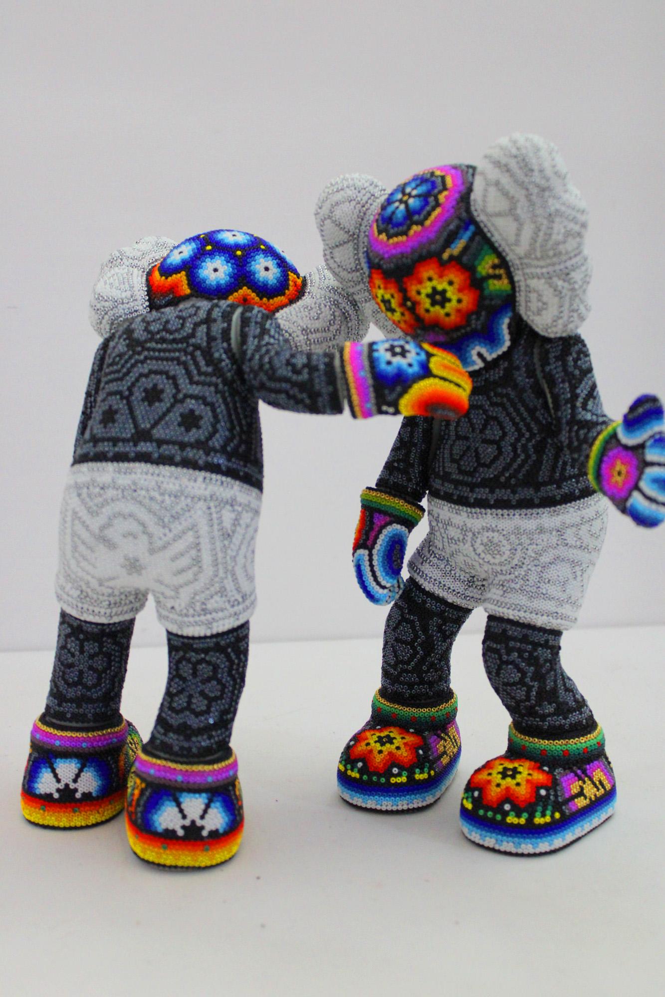 SEMPRE APERTO ALLE COMMISSIONI!!!

ALTERAZIONE DELL'ARTE . . è un processo di collaborazione tra Rick Wolfryd, artista e mercante d'arte con oltre 40 anni di esperienza, e vari artisti Huichol messicani e studi d'arte Huichol messicani da cui Rick è