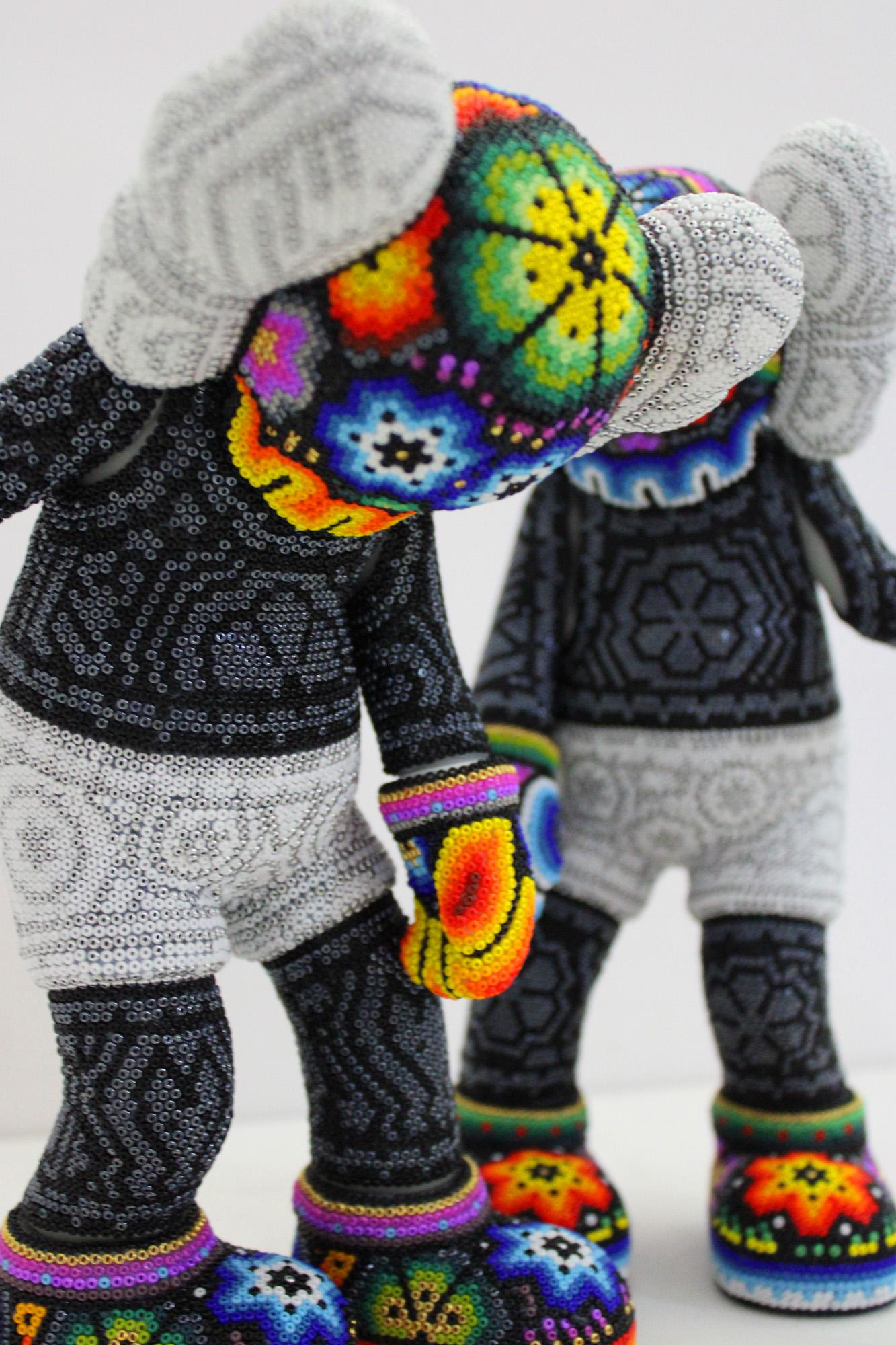 Abstract Sculpture di CHROMA aka Rick Wolfryd  - "Insieme" dalla serie Huichol ALTERATIONS