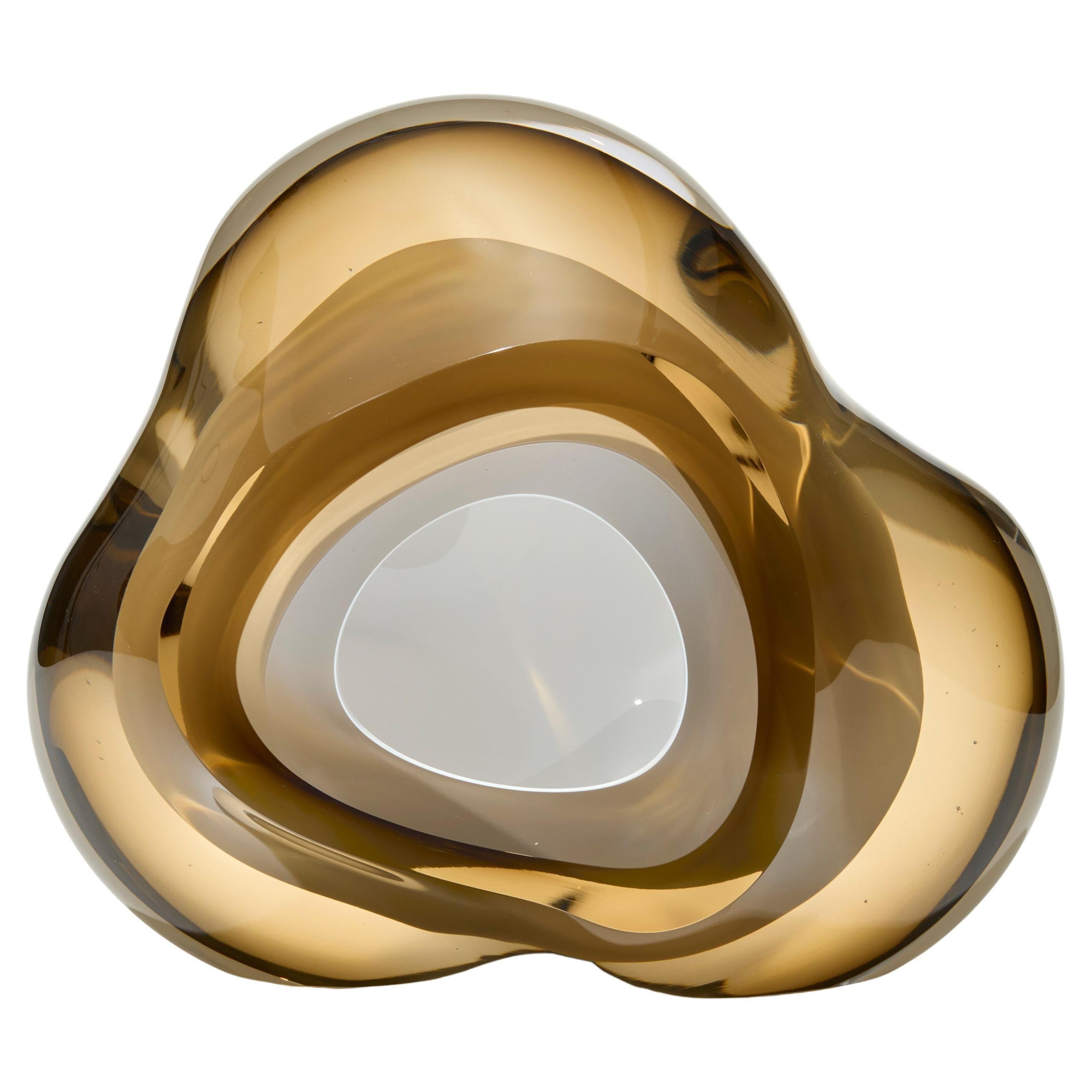 Chroma Vug in Olivin II, opera d'arte in vetro geodico amorfo di Samantha Donald