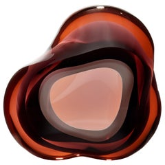 Vaso cromatico in Aurora Rotlich e Smokey Topaz, scultura di Samantha Donaldson
