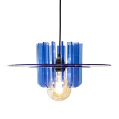 "Chromatics" Ciondolo in metacrilato blu di Jorge Velasco, Spagna, 2019