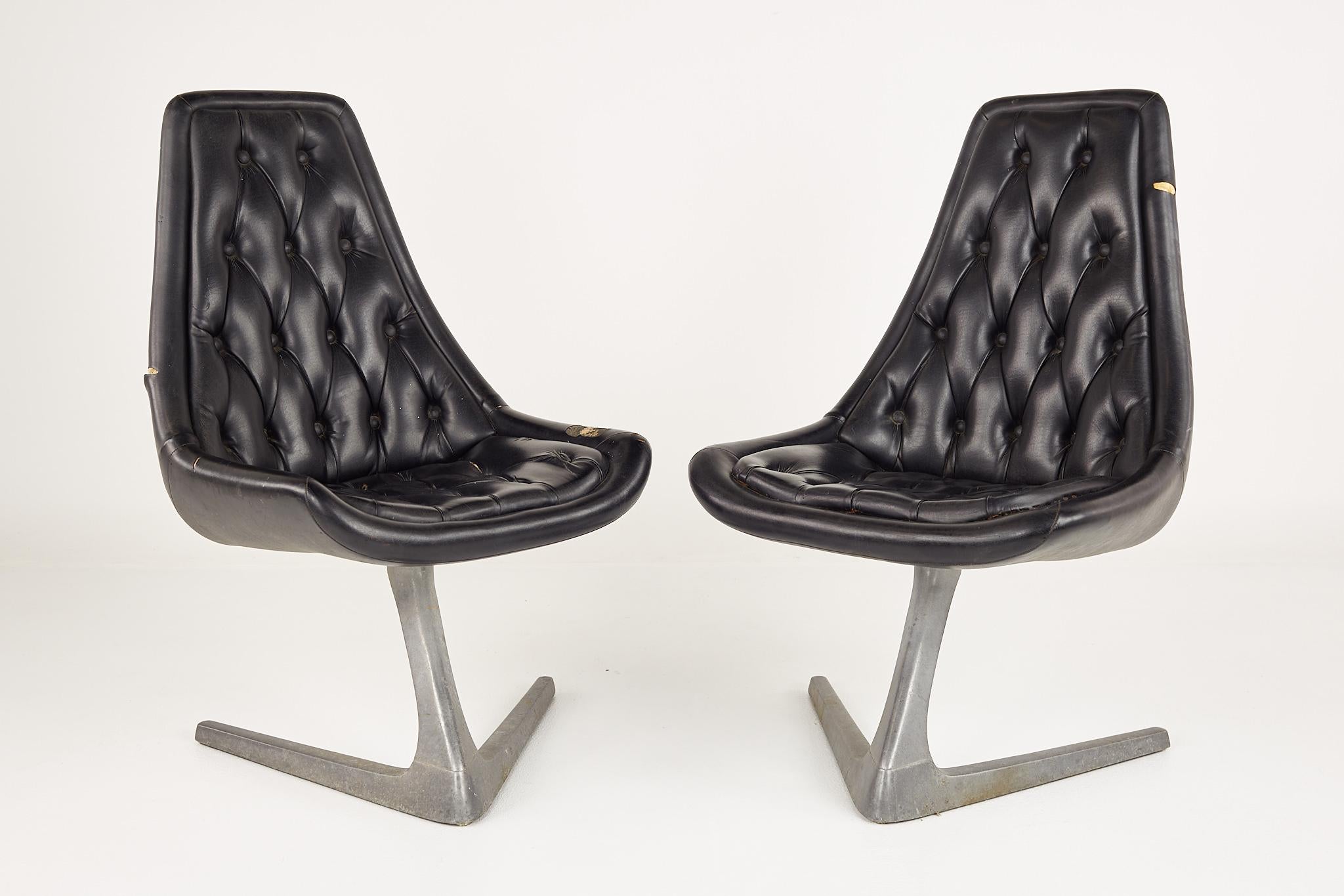 Chromcraft sculpta mid-century star trek chairs - pair.

These chairs measure: 22 wide x 25 deep x 37.5 inches high, with a seat height of 17 inches.

?All pieces of furniture can be had in what we call restored vintage condition. That means the