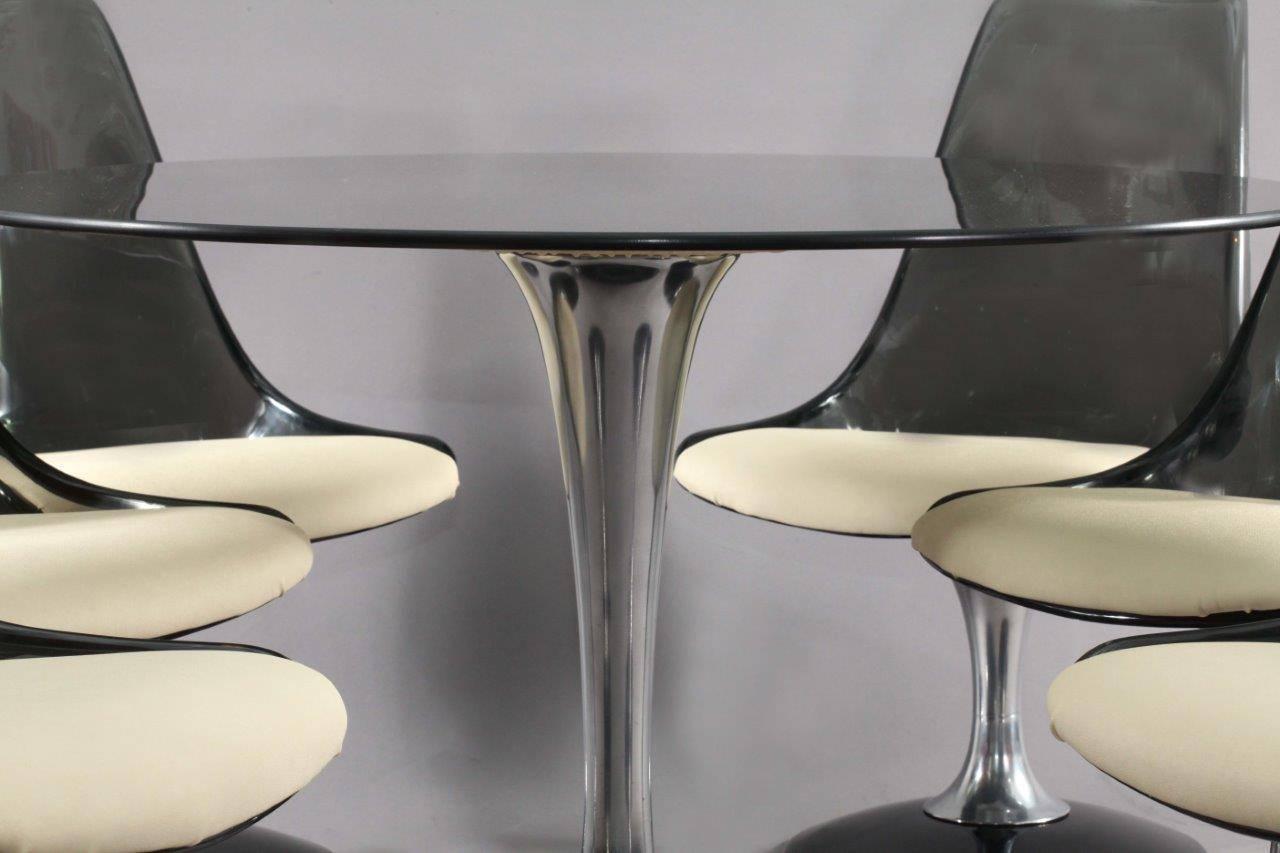 Ère spatiale Chromcraft Smoke Lucite Dining Set : Six chaises tulipes pivotantes et table ovale