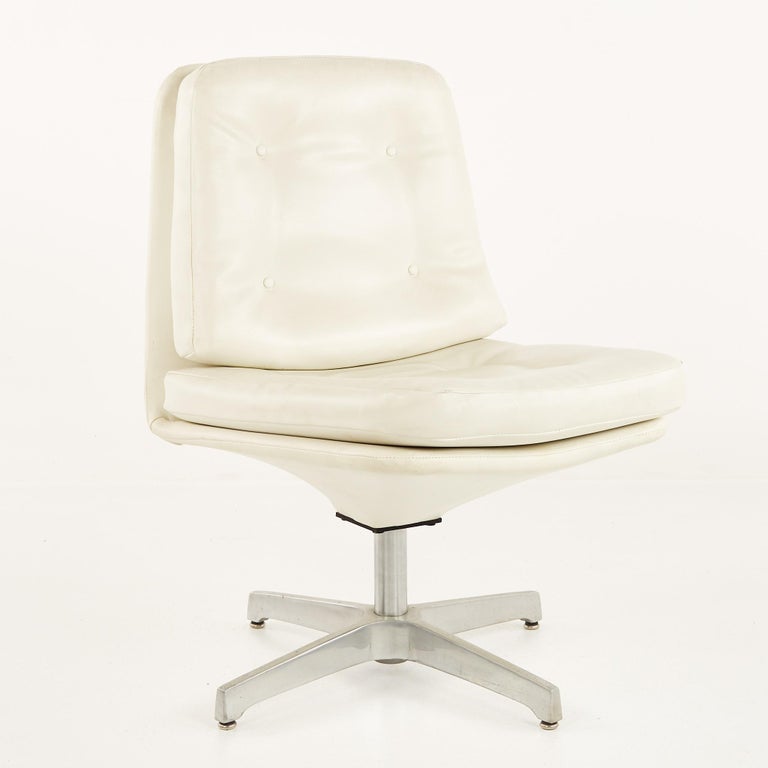 Chromcraft Style MCM White Vinyl and Aluminum Tufted Swivel Dining