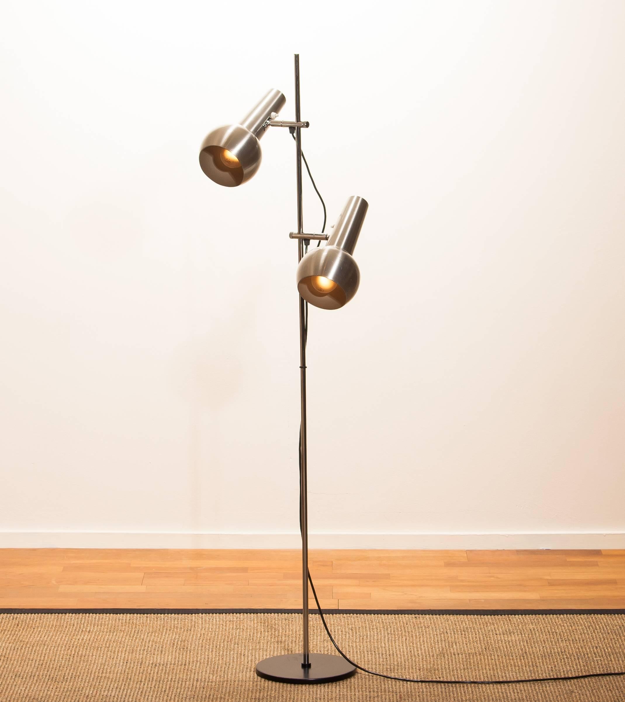 Chrome and Aluminium Double Shade Floor Lamp by Koch & Lowy from the 1970s, US In Good Condition In Silvolde, Gelderland