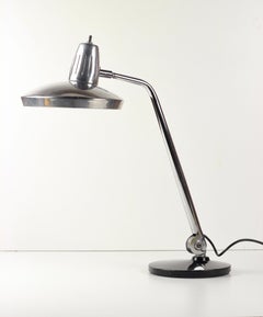 Chrome and Aluminium Fase desk lamp Modelos patentados Madrid Espana