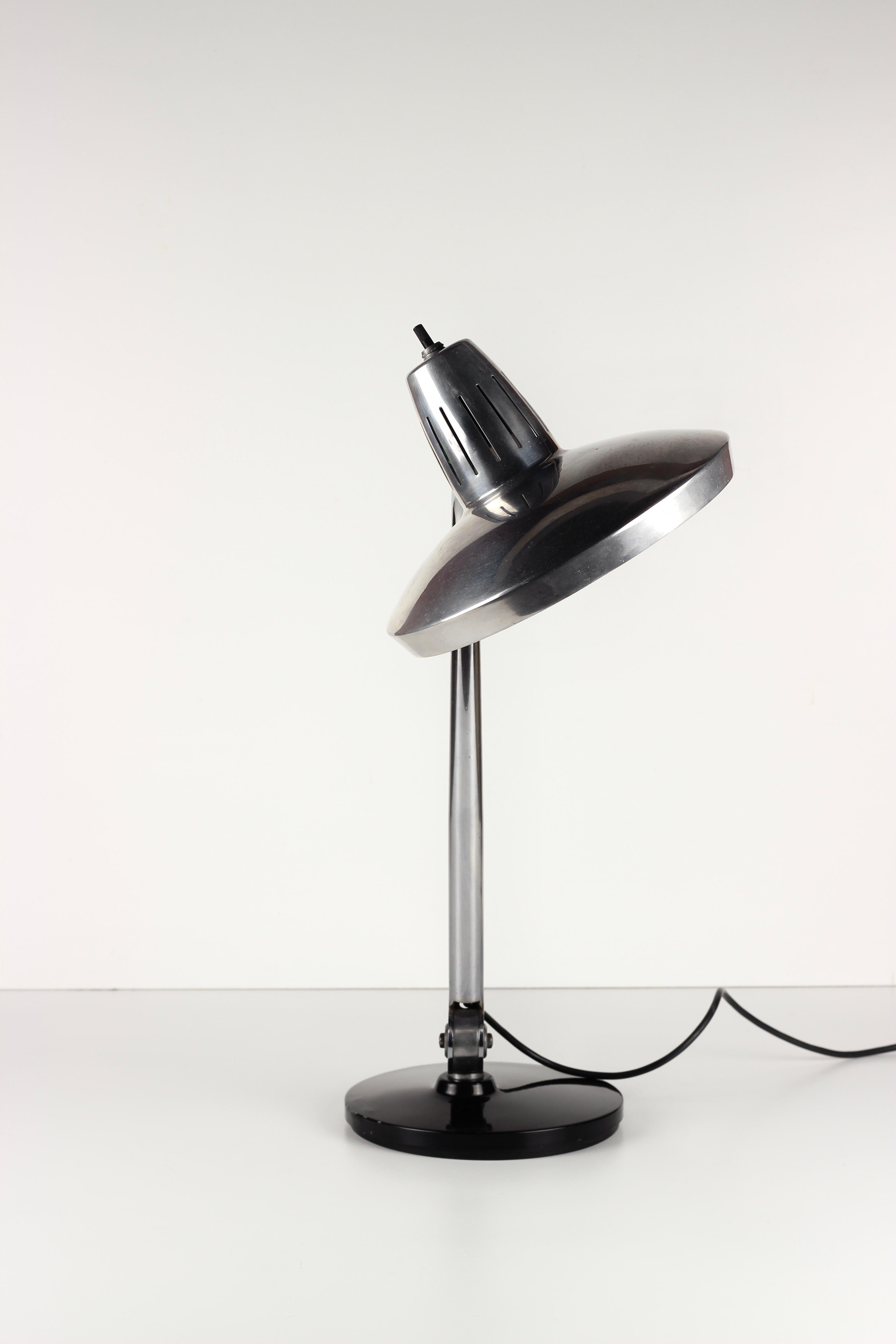 Space Age Chrome and Aluminium Fase desk lamp Modelos patentados Madrid Espana For Sale
