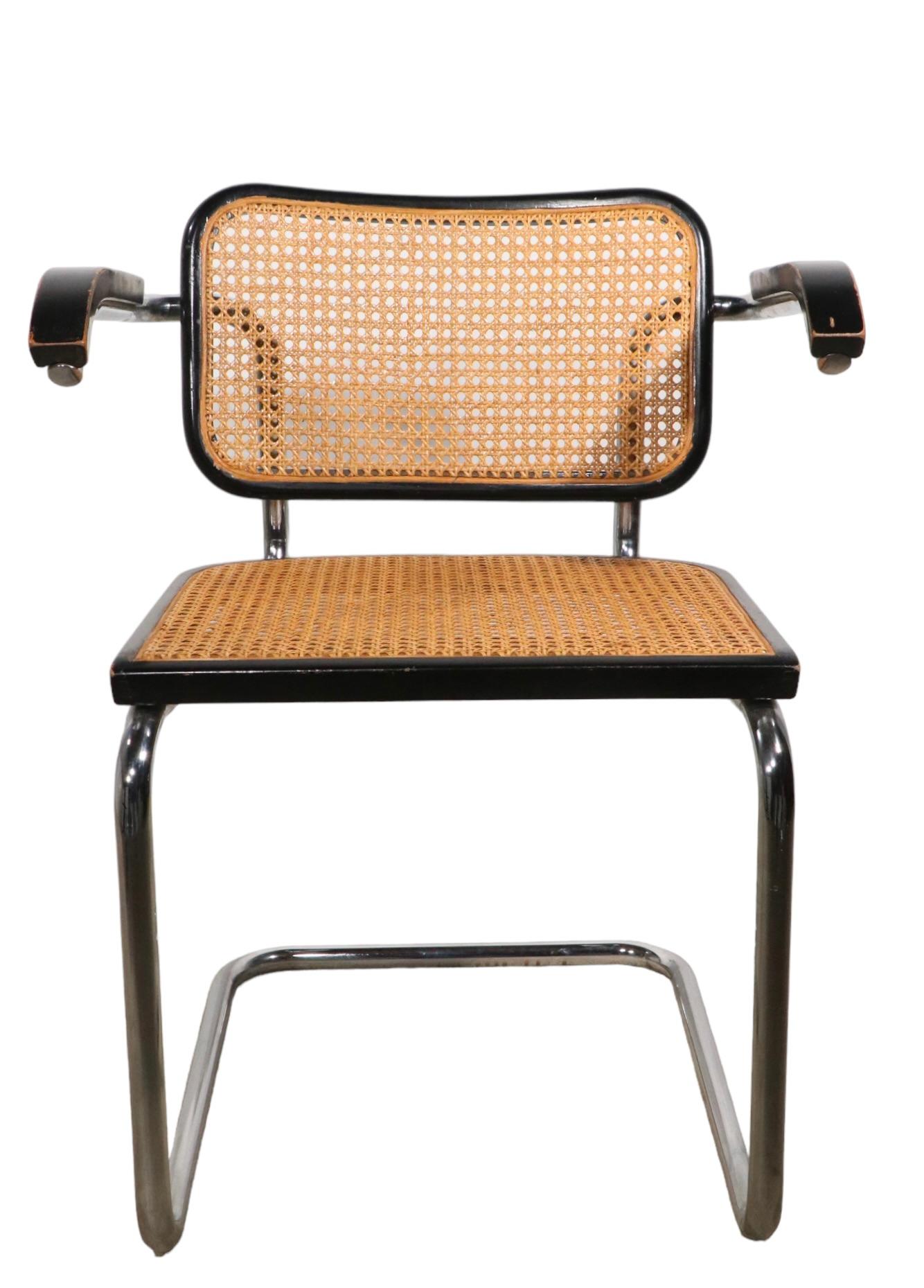 italien Chaise CIRCA chromée et noire Designée par Marcel Breuer Fabriquée en Italie vers les années 1970