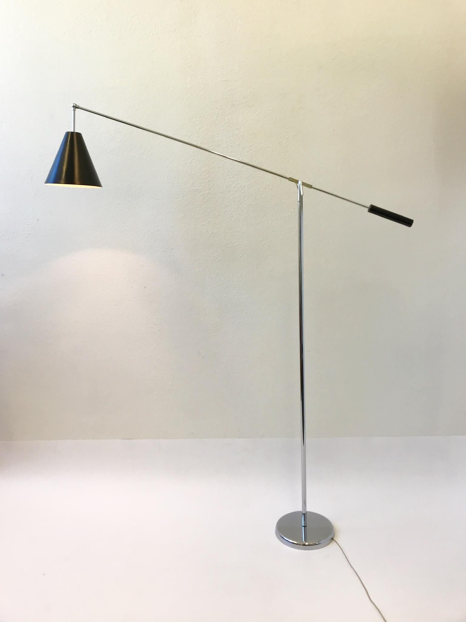 Mid-20th Century Chrome and Black Lacquered Adjustable Floor Lamp by Robert Sonneman