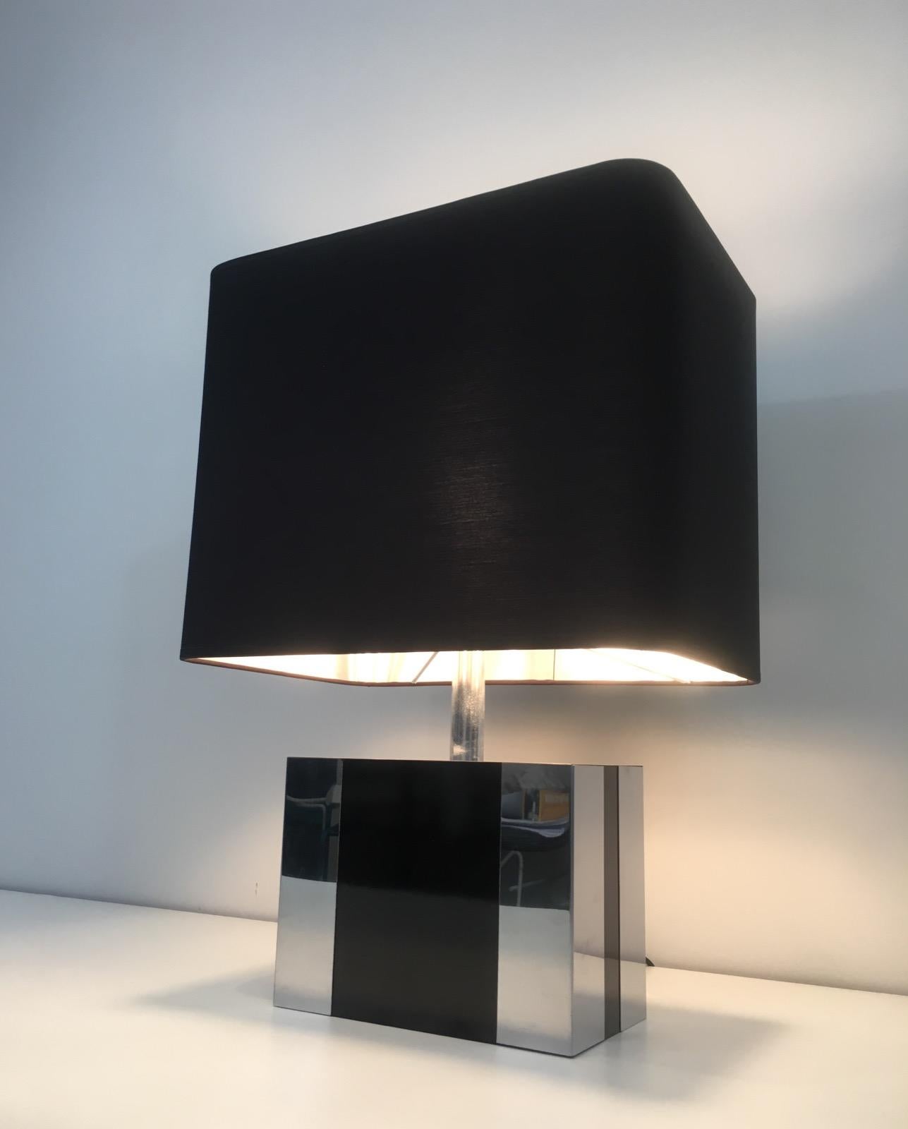 Mid-Century Modern Chrome and Black Lacquered Table Lamp. French, circa 1970 For Sale