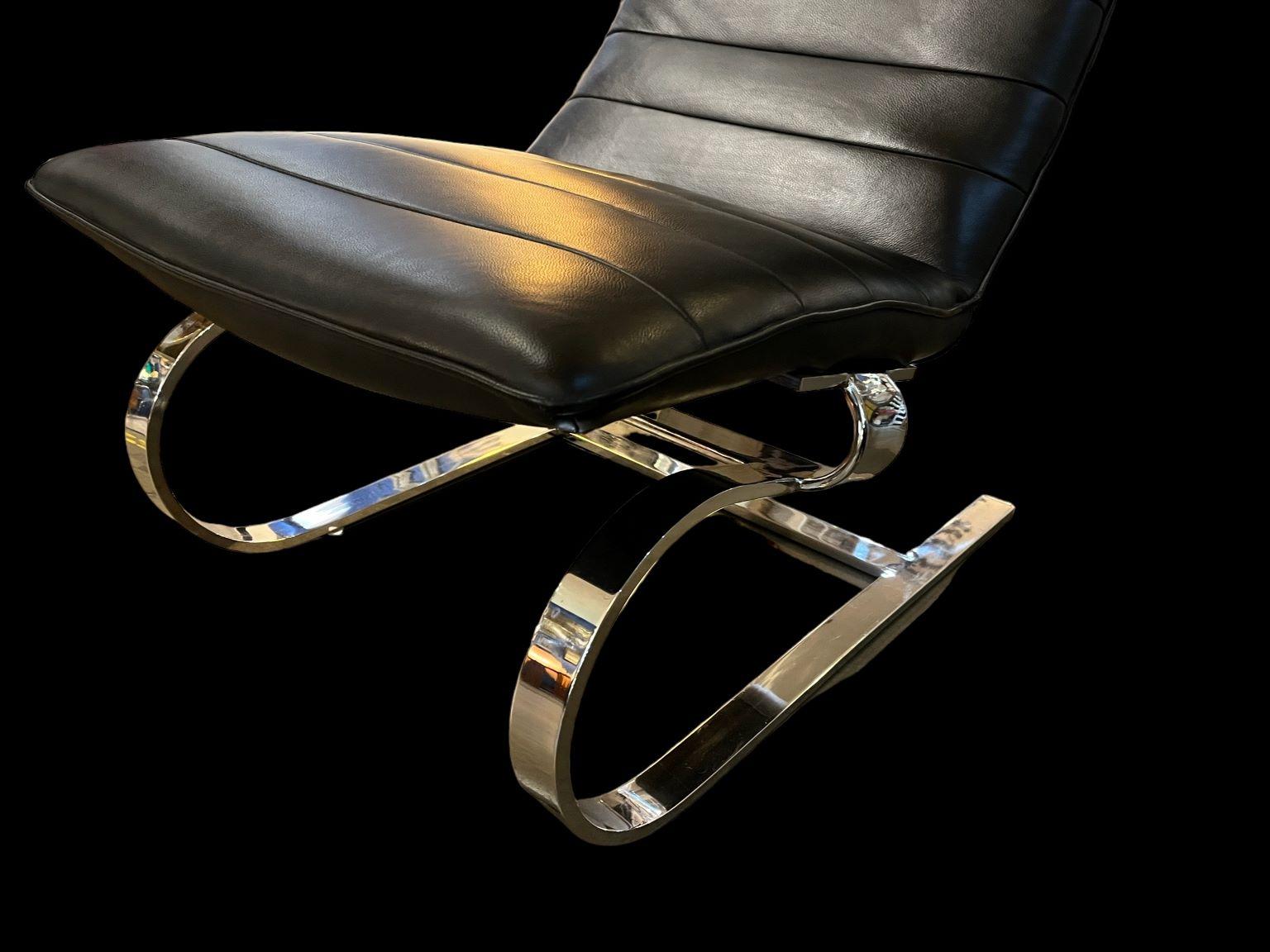 20th Century Chrome And Black Leather Modernist Chair In The Style Of Poul Kjaerholm