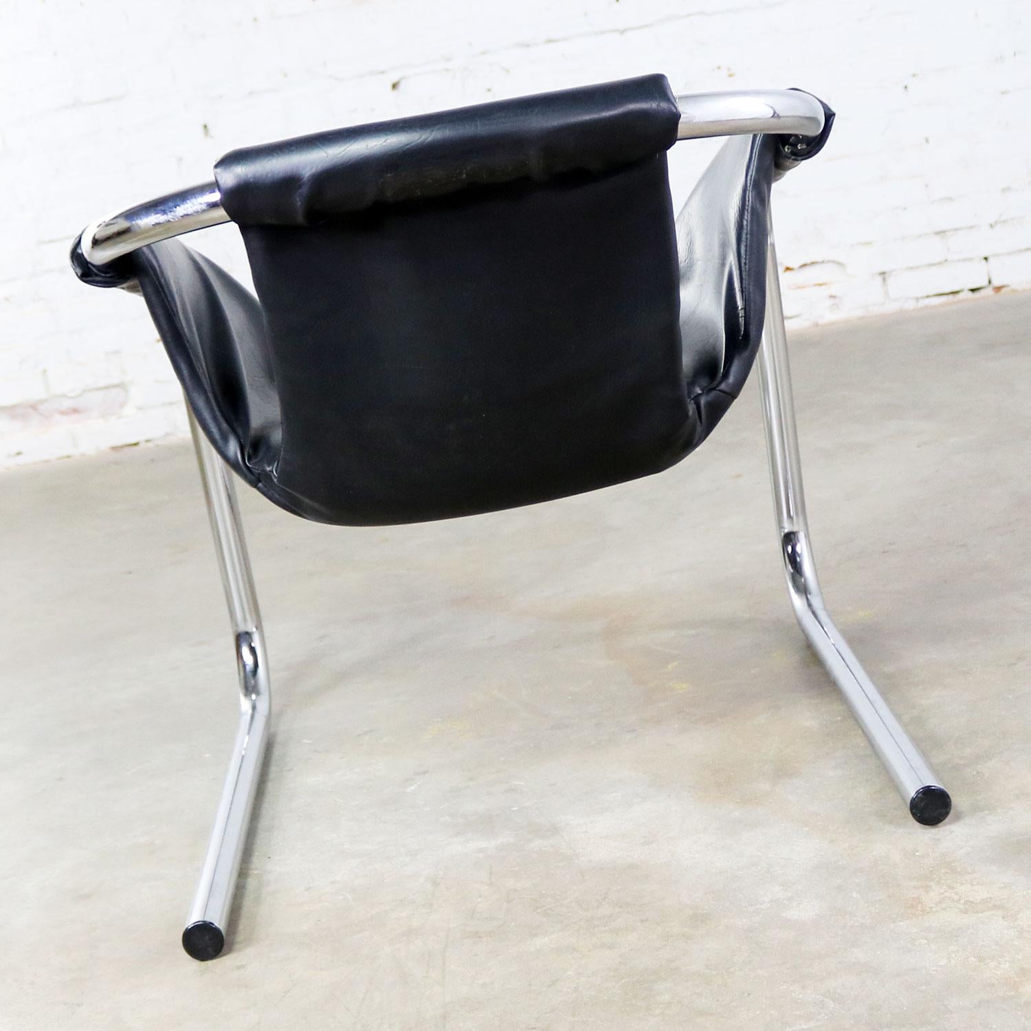 20th Century Chrome and Black Vinyl Cantilevered Sling Chair Attributed to Vecta Group, Italy