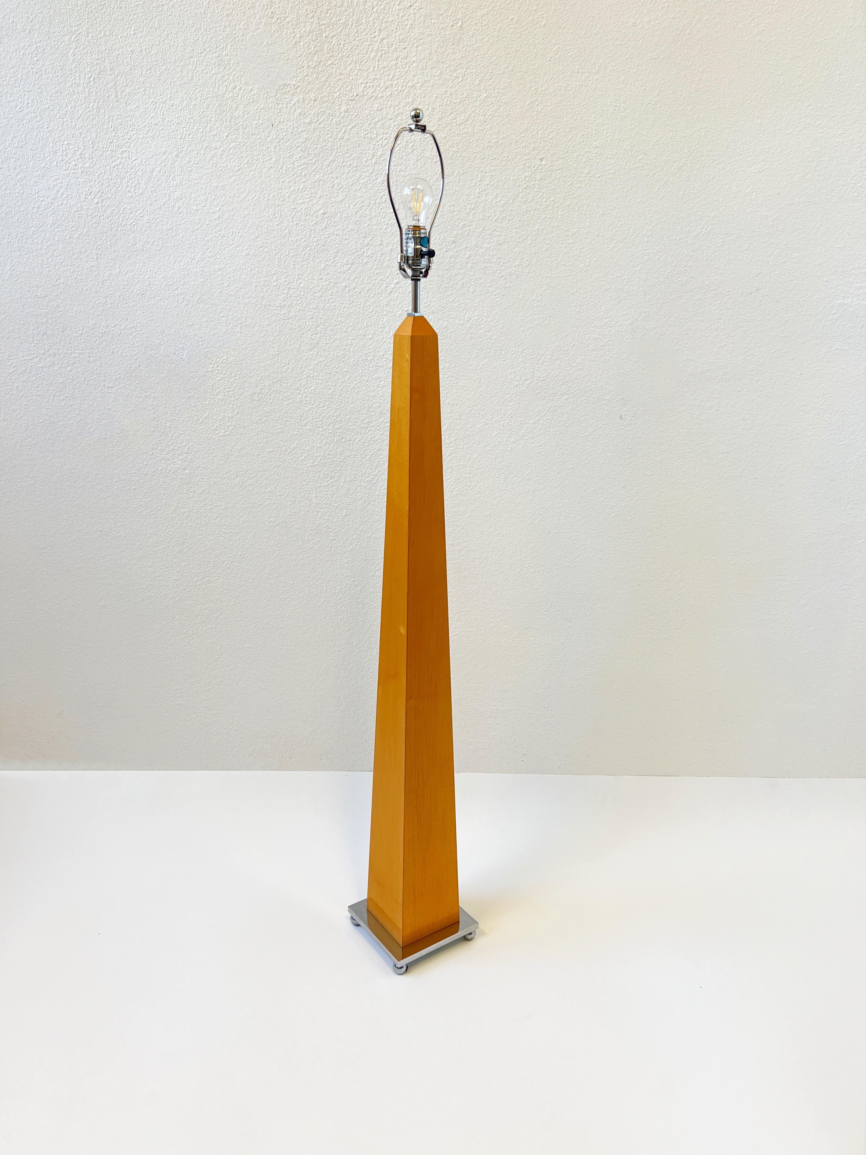 Polished Chrome and Blond Wood Obelisk Shape Floor Lamp For Sale