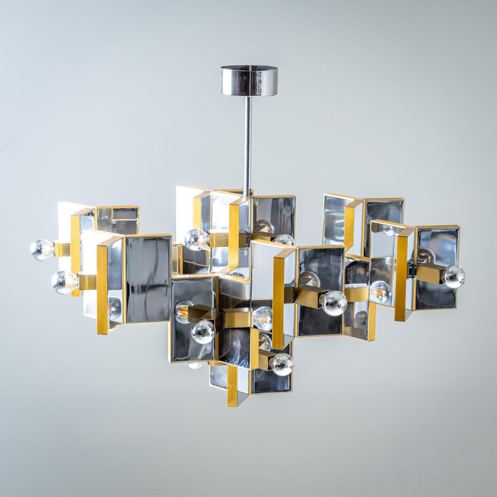 Moderno Lampadario in cromo e ottone di Gaetano Sciolari, Italia, anni '70 in vendita