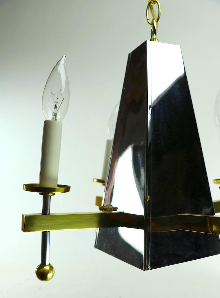 Lampadario a forma di piramide in ottone e cromo in vendita 8