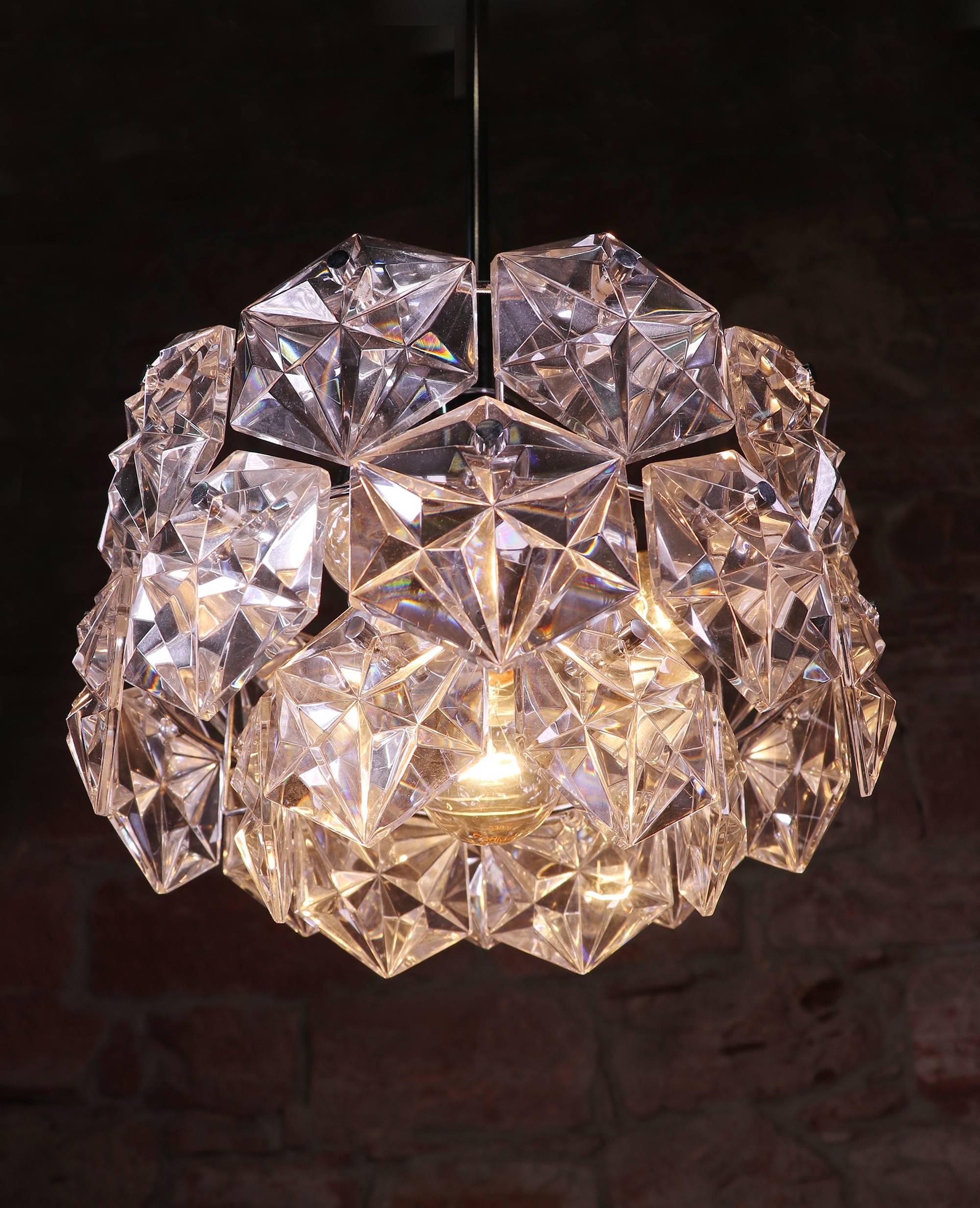 Sputnik-Kronleuchter aus Kristallglas und Chrom von Kinkeldey, Deutschland, 1960er Jahre (Moderne der Mitte des Jahrhunderts)