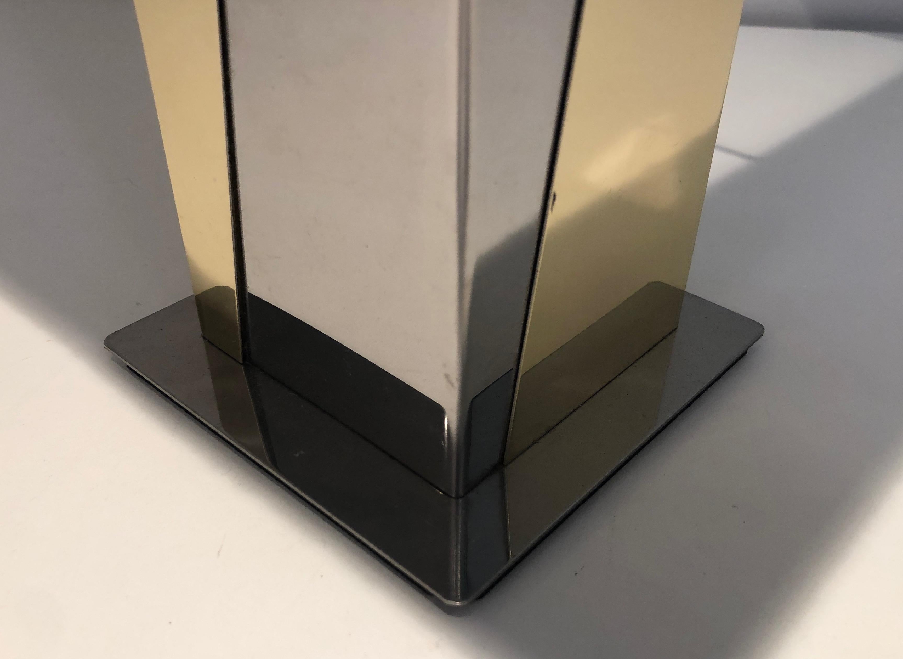 Tischlampe aus Chrom und vergoldetem Metall, französisches Werk, um 1970 im Angebot 4