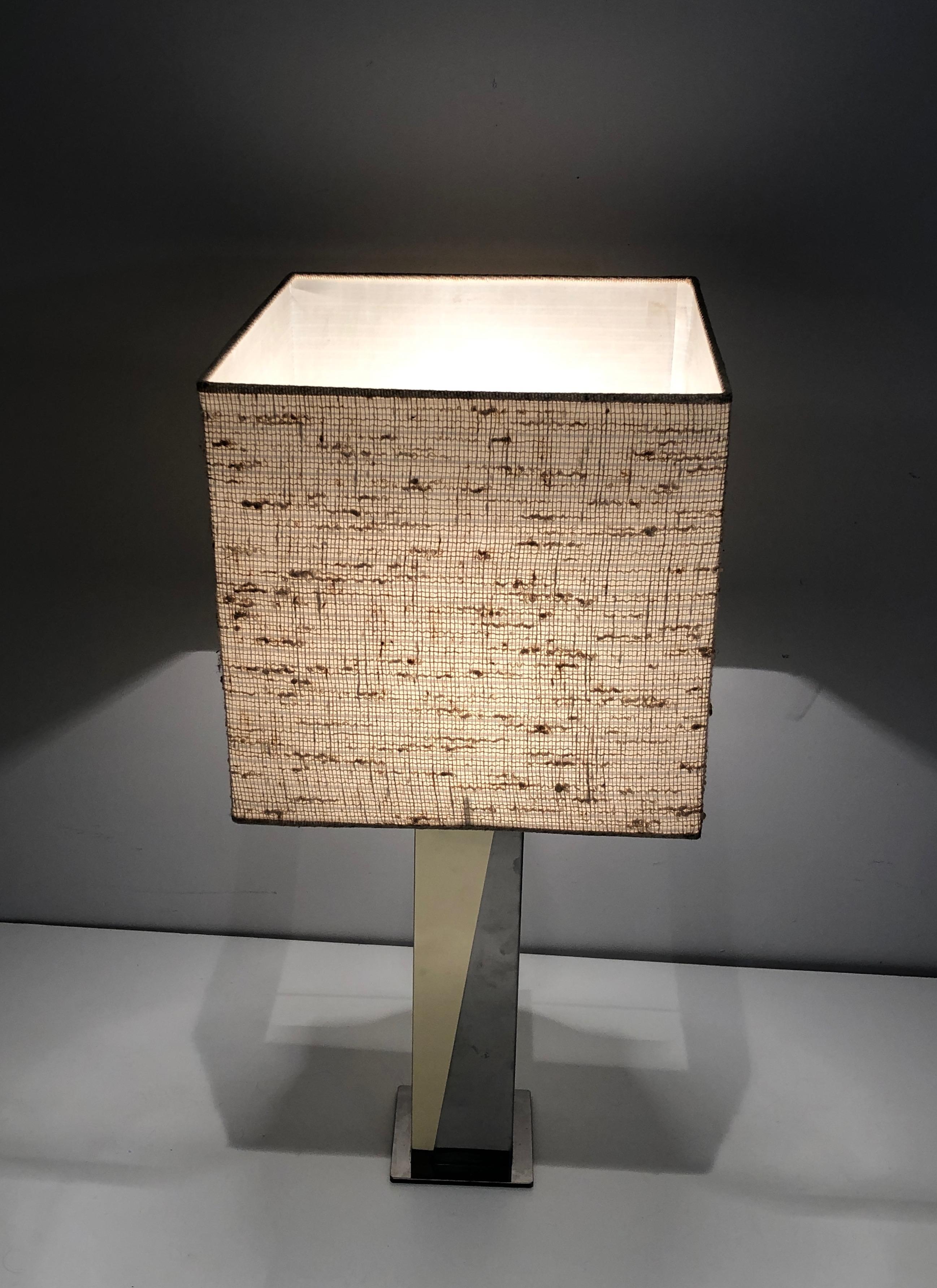 Tischlampe aus Chrom und vergoldetem Metall, französisches Werk, um 1970 (Vergoldet) im Angebot
