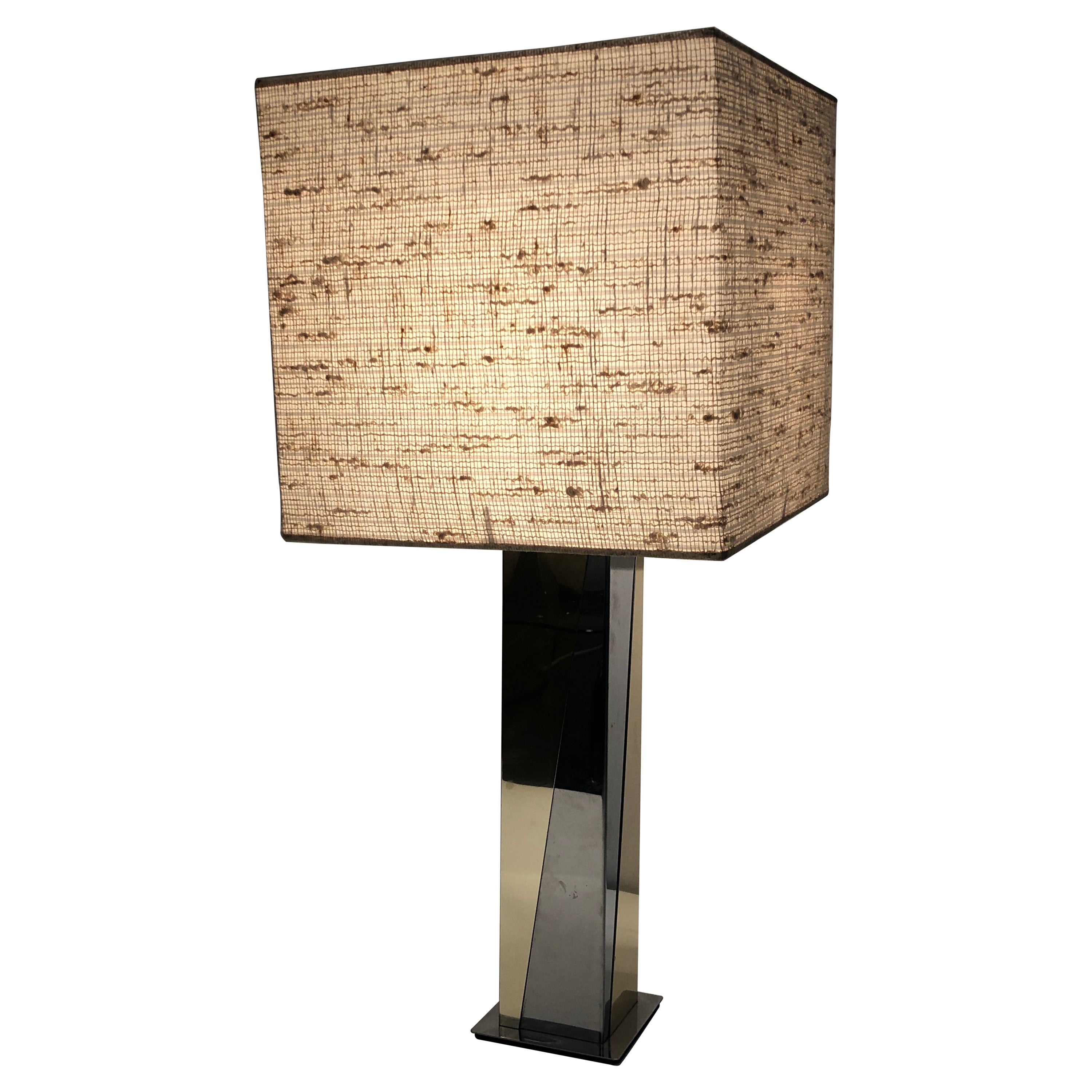 Lampada da tavolo in metallo cromato e dorato, opera francese, circa 1970 in vendita