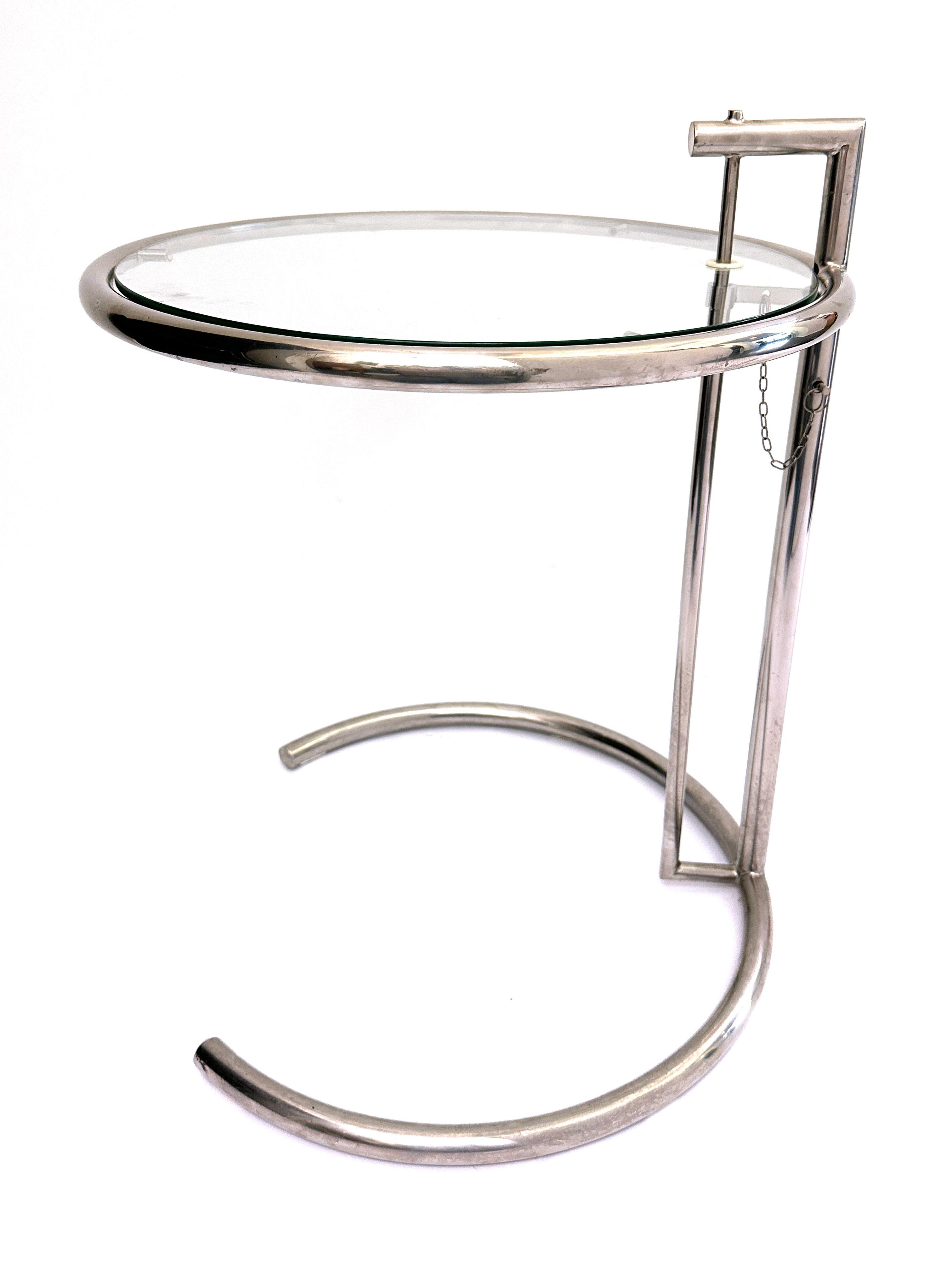 Chrome and Glas Side Table Attribited to the E-1027 Designed by Eileen Gray  For Sale 2