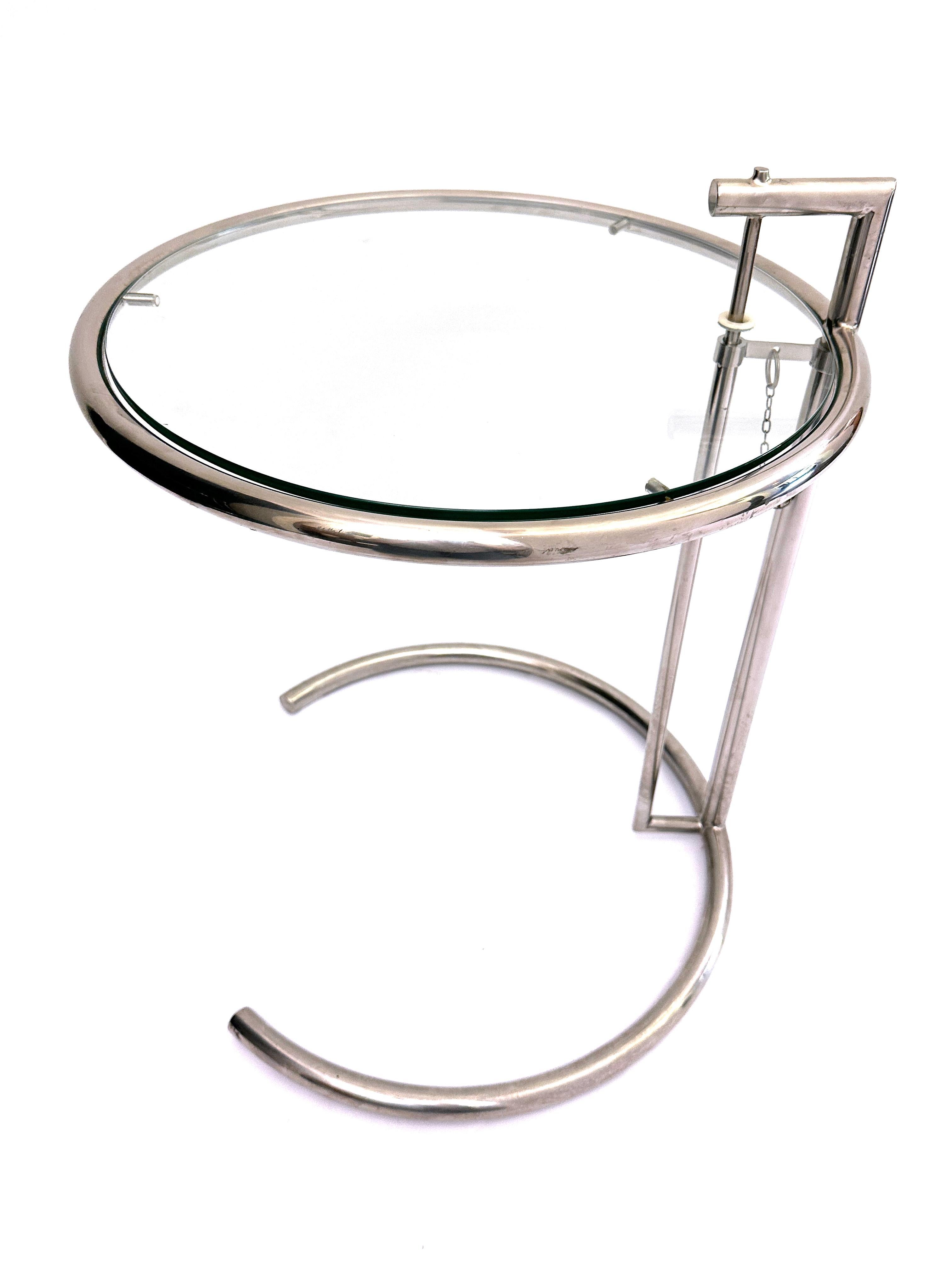 Chrome and Glas Side Table Attribited to the E-1027 Designed by Eileen Gray  For Sale 3