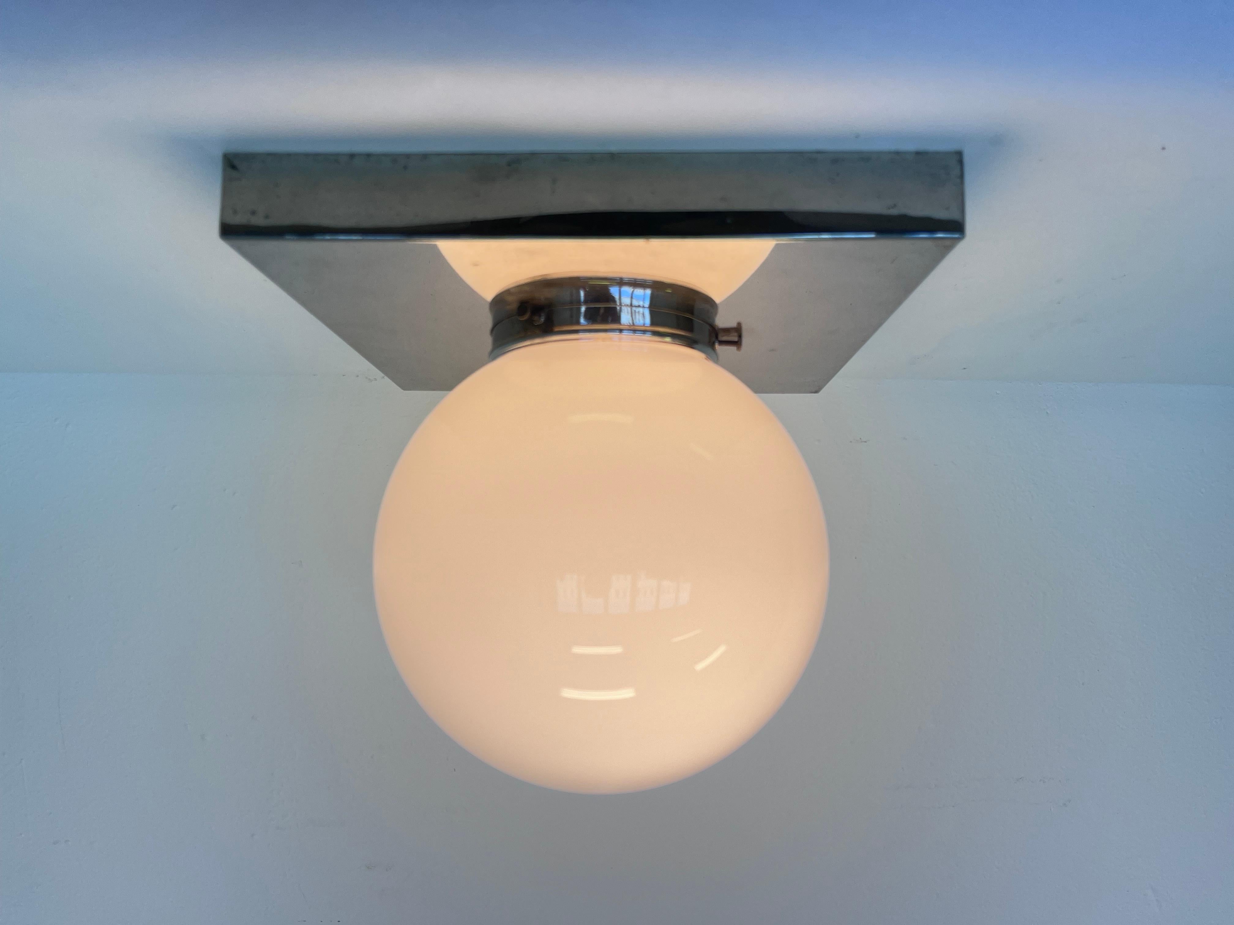 Milieu du XXe siècle Plafonnier / encastré Bauhaus, années 1930 en vente