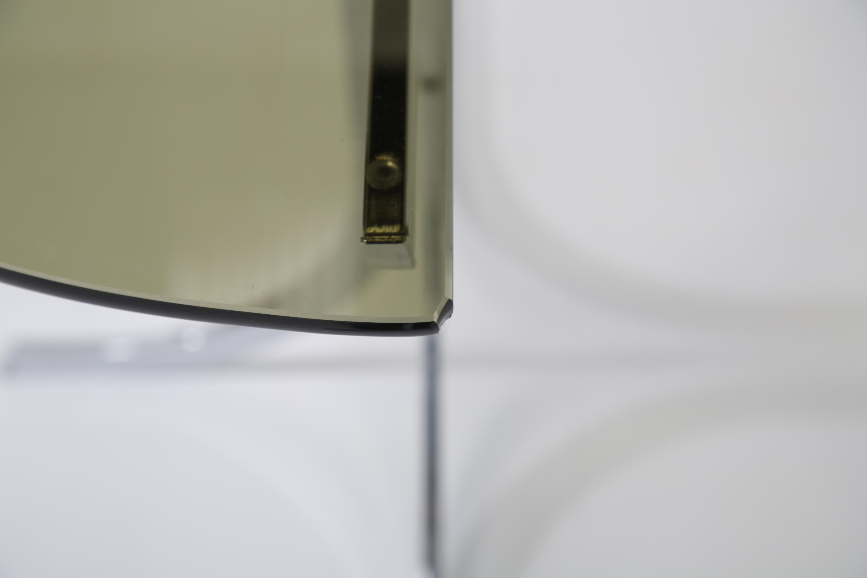 Table console en chrome et verre peut-être française circa 1970 en vente 7