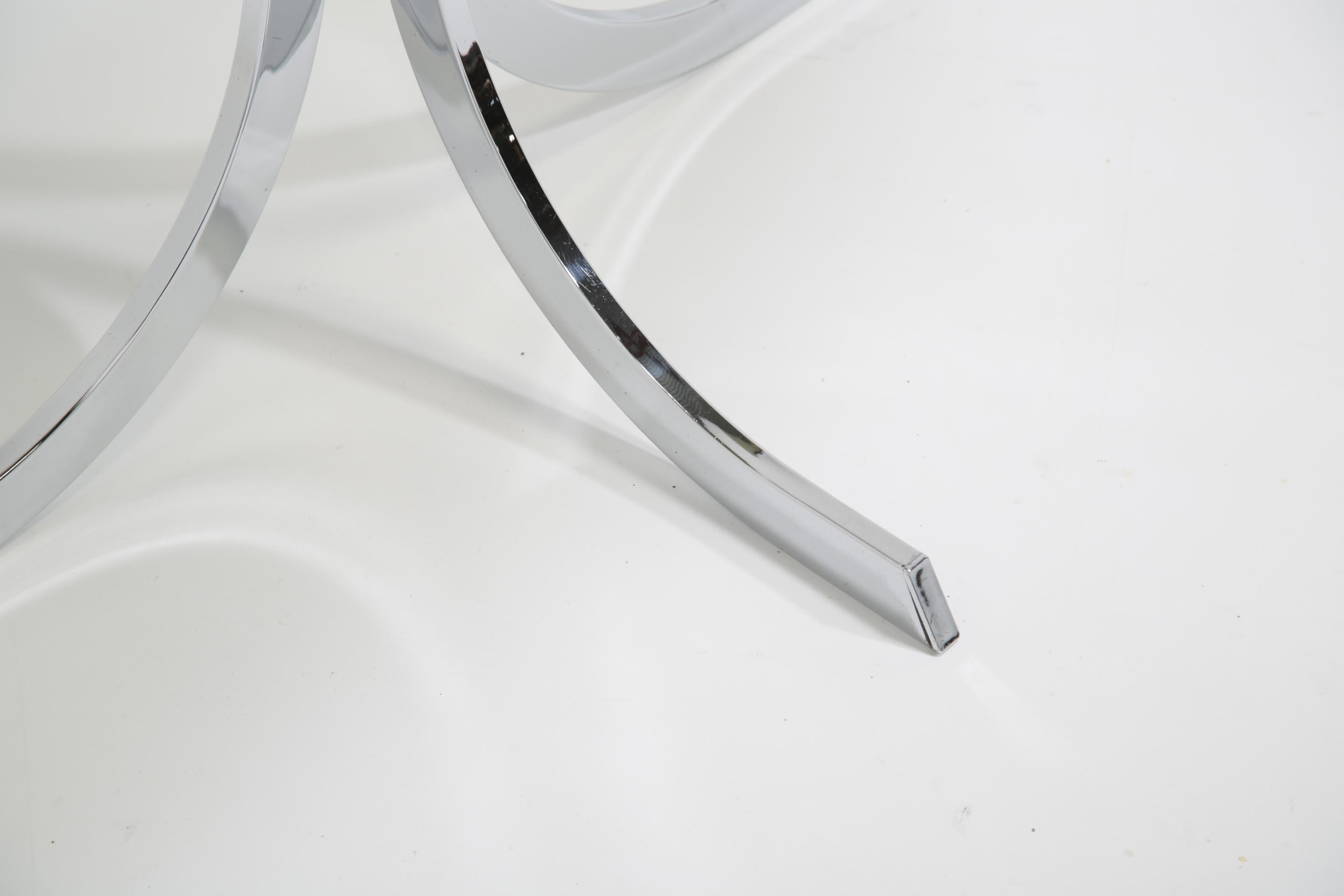 Table console en chrome et verre peut-être française circa 1970 en vente 1