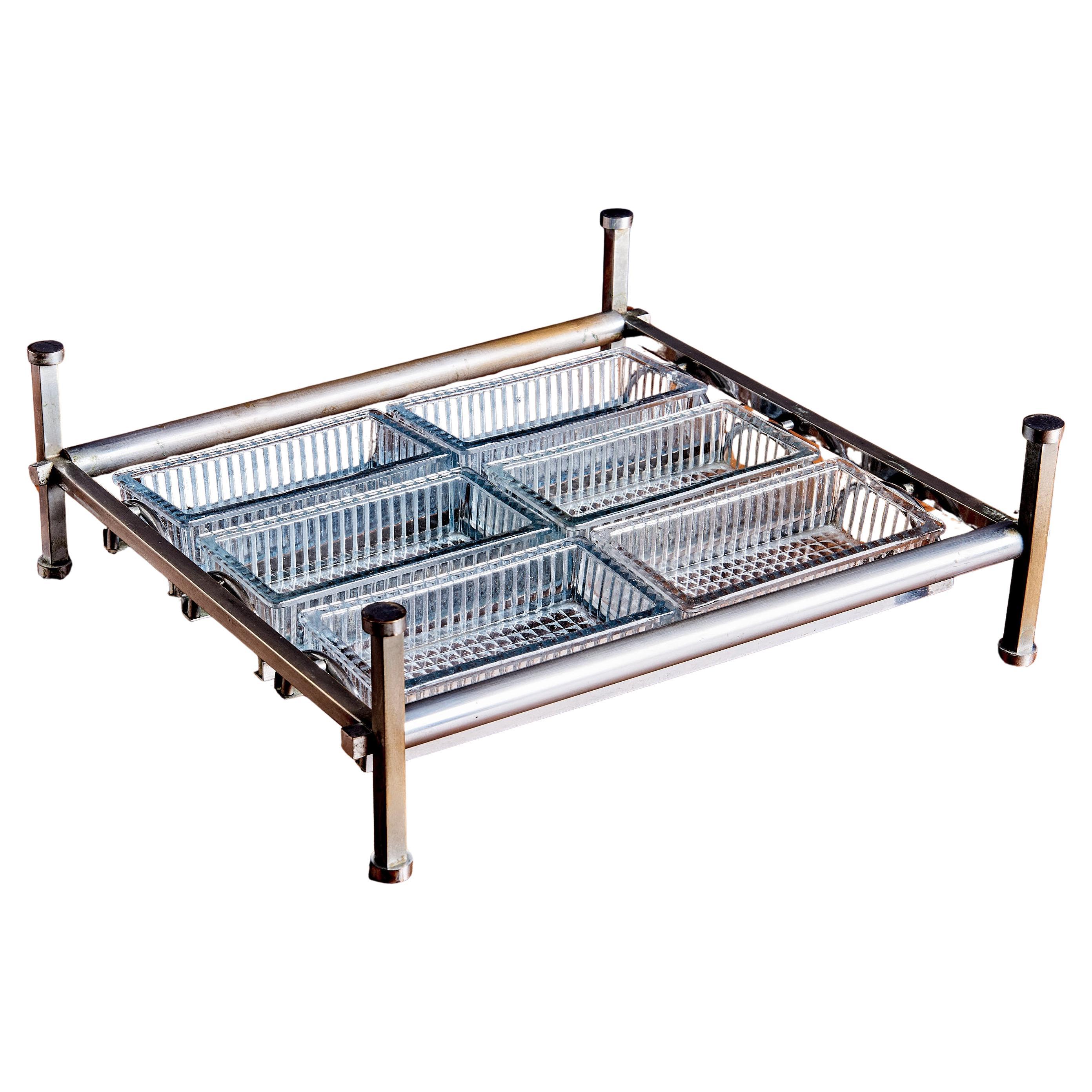 Étagère con encimera de cromo y cristal, atribuida a Jacques Adnet Francia Años 40