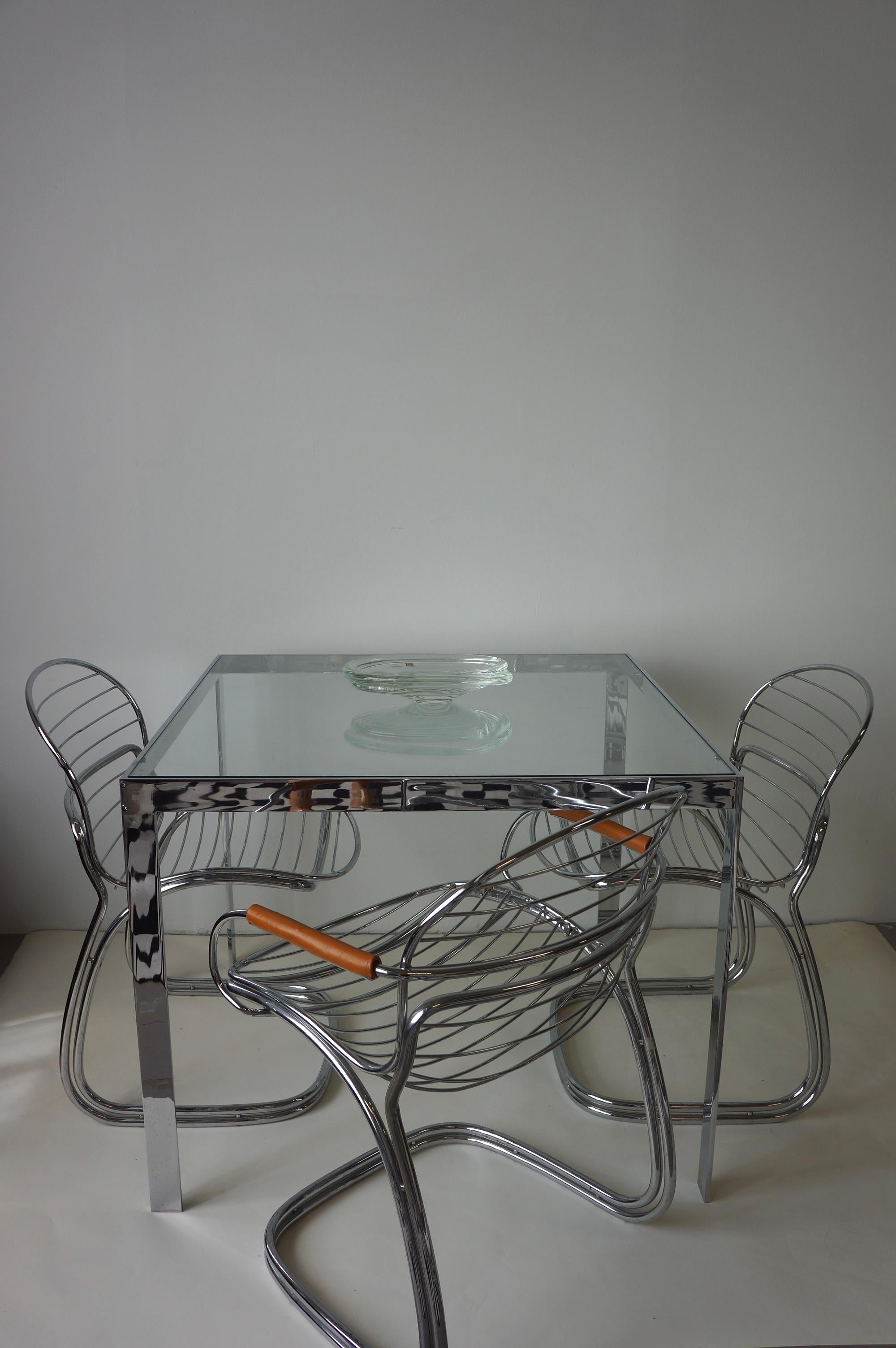 Chrome and glass dining table  For Sale 3