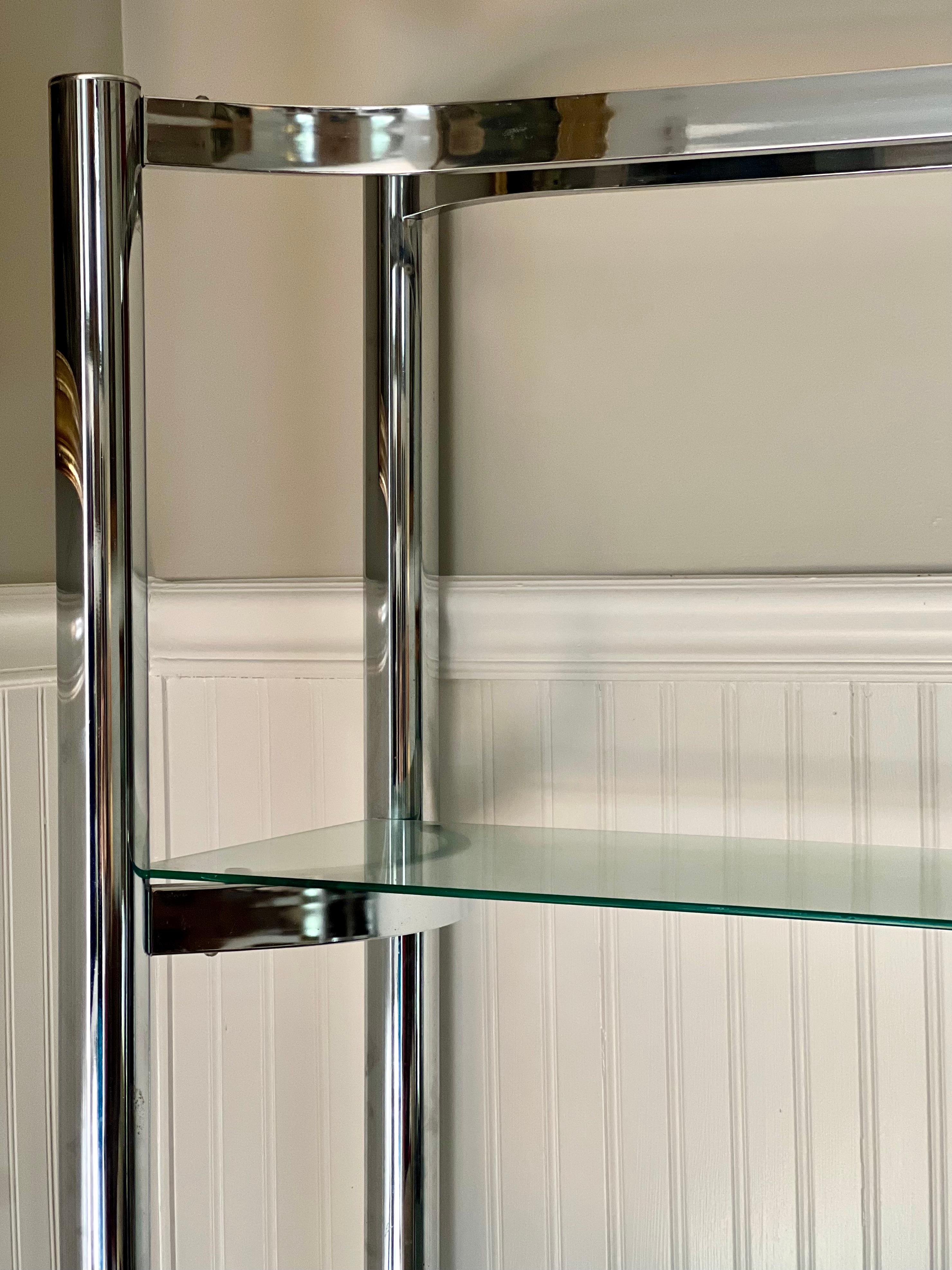 Etagere in cromo e vetro attribuito a Milo Baughman, anni '70 in vendita 5