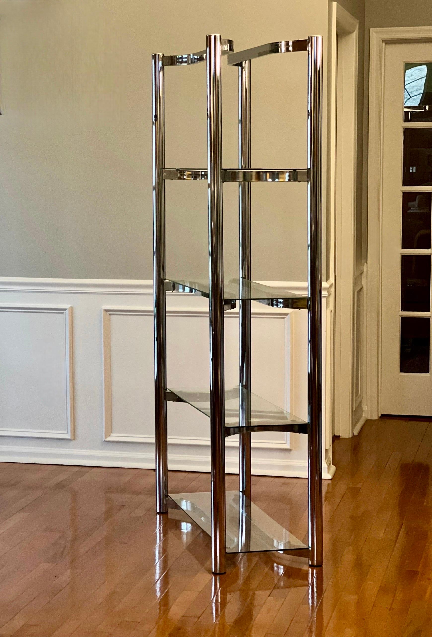 Chrome and Glass Etagere Attributed to Milo Baughman, 1970s For Sale 1