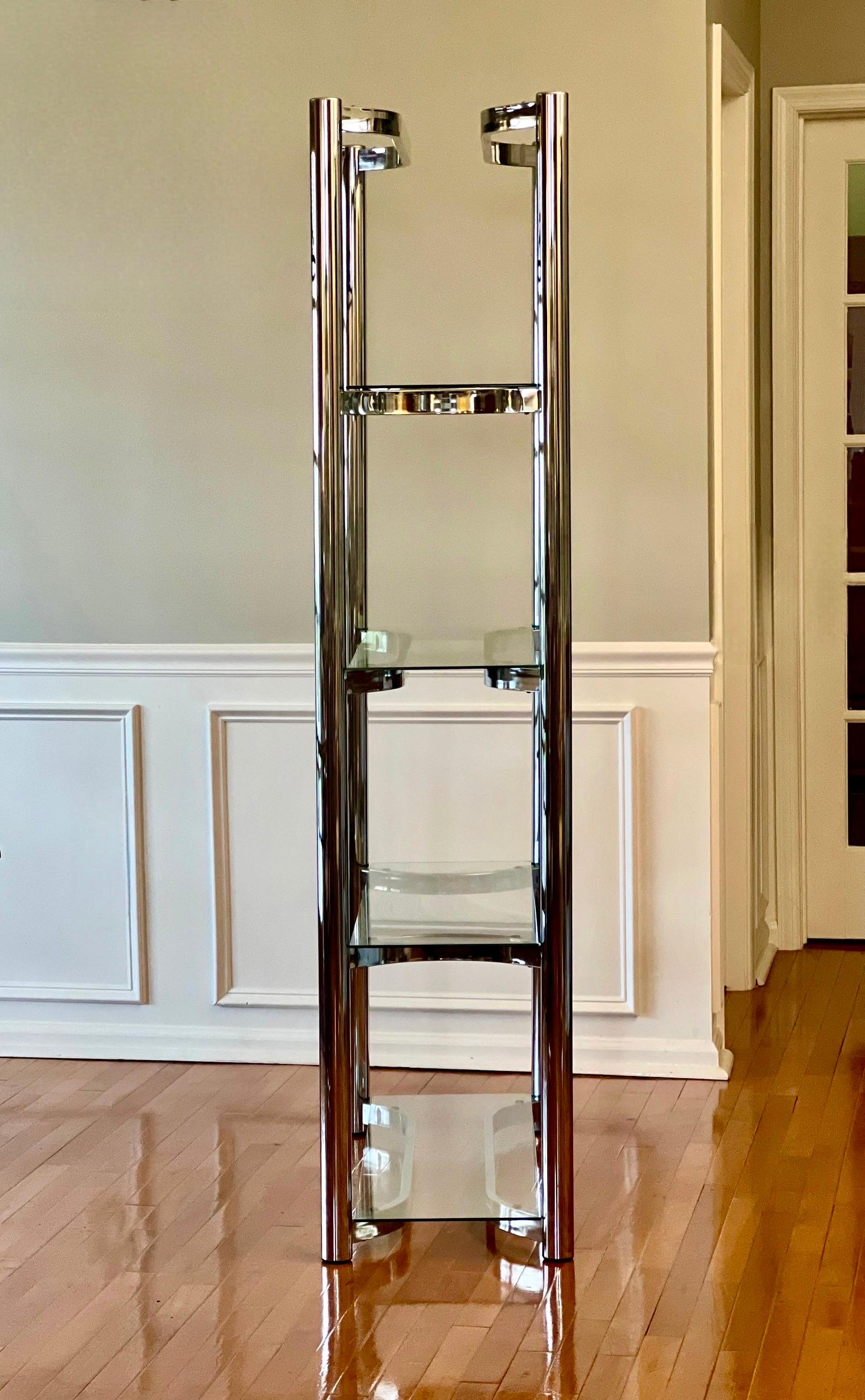 Etagere aus Chrom und Glas, Milo Baughman zugeschrieben, 1970er Jahre im Angebot 1