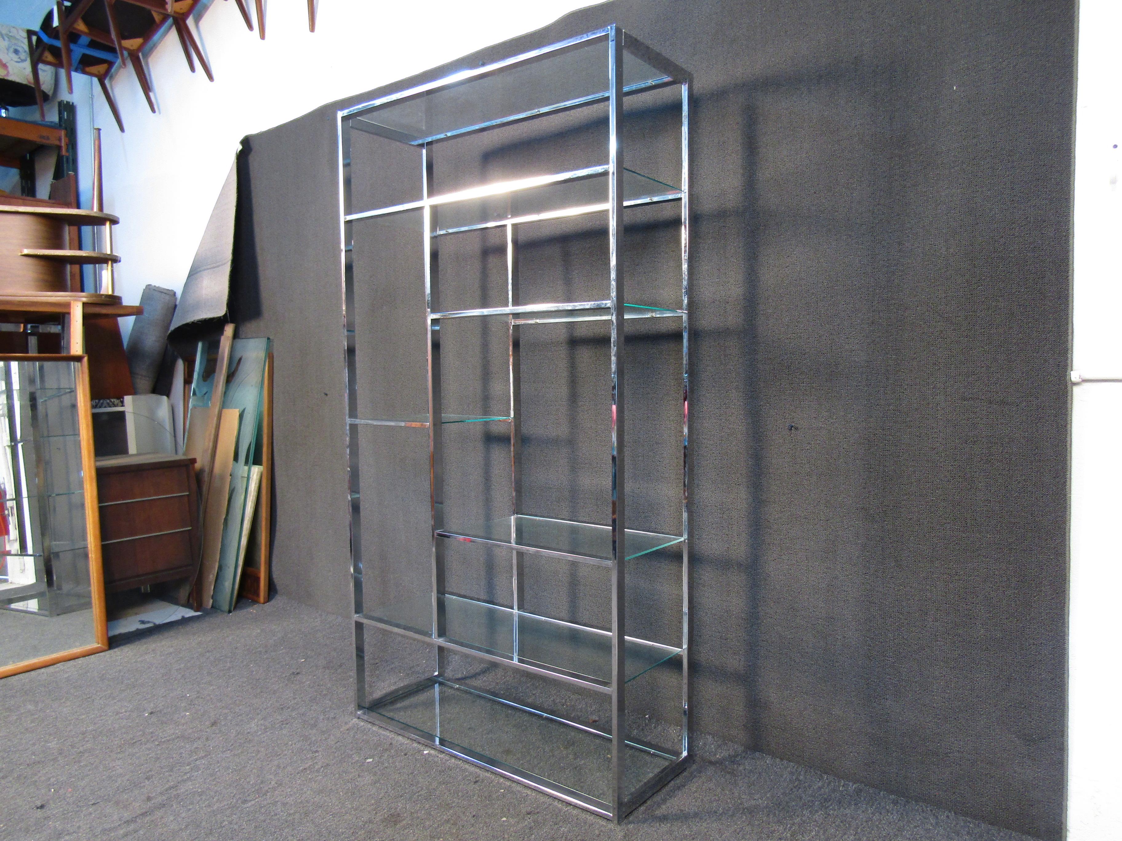 Chrome and Glass Etagere in the Style of Milo Baughman In Good Condition In Brooklyn, NY