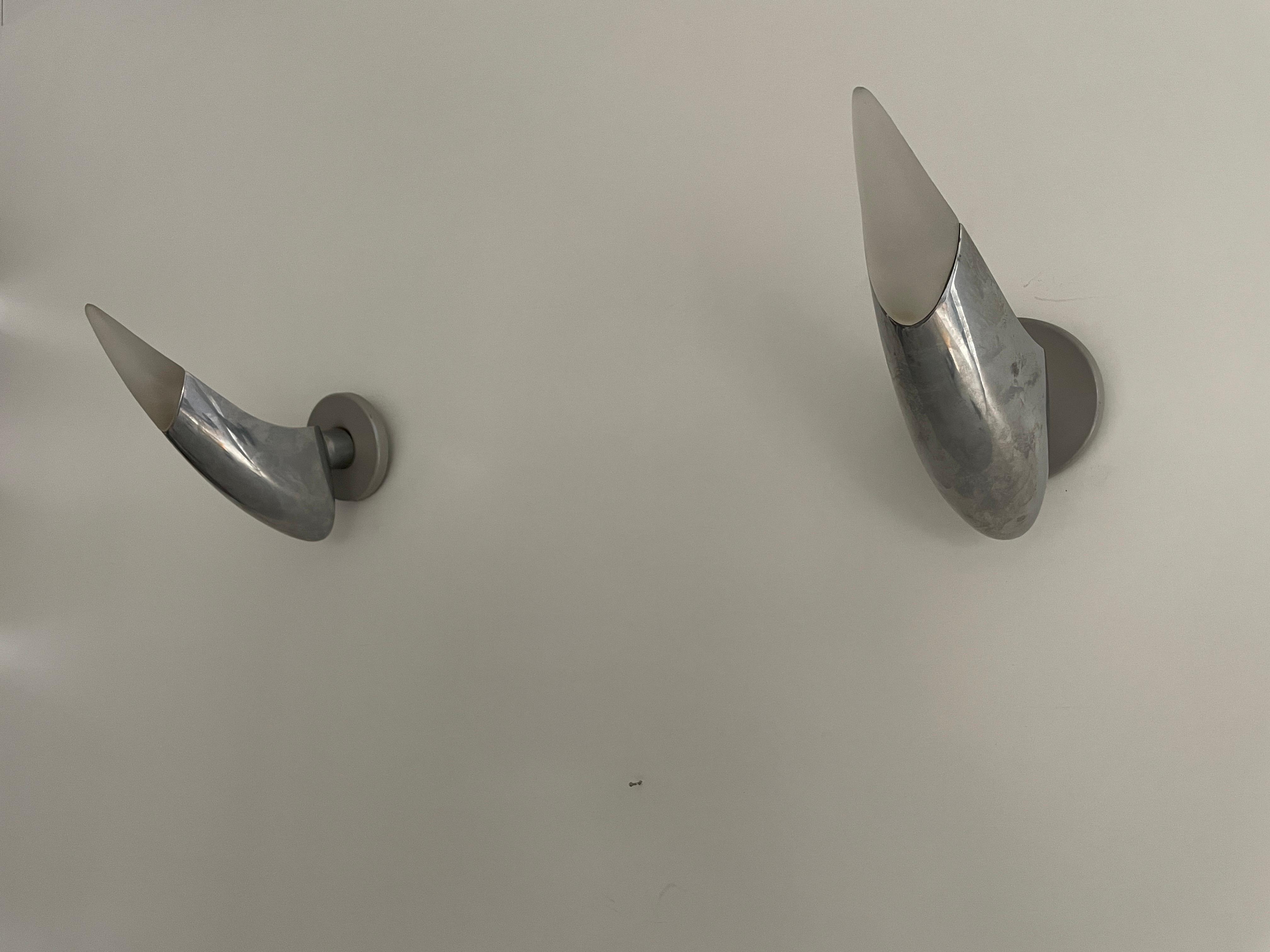 Pareja de candelabros franceses de cromo y cristal de BLUX Adar Pie, años 80, Francia

Es muy ideal y adecuado para todas las zonas de estar.

2 pares disponibles

La lámpara está en buen estado. Sin daños ni grietas.
Desgaste propio de la edad y el
