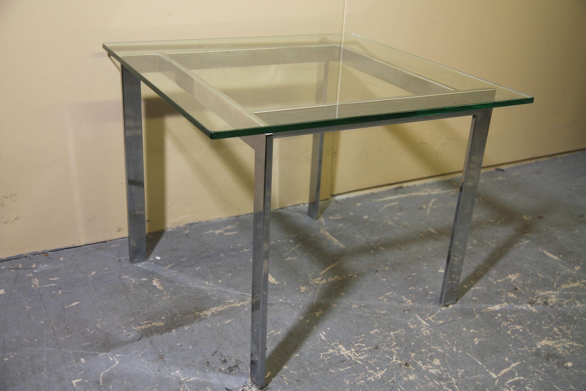 Late 20th Century Chrome and glass side table in the manner of Milo Baughman For Sale