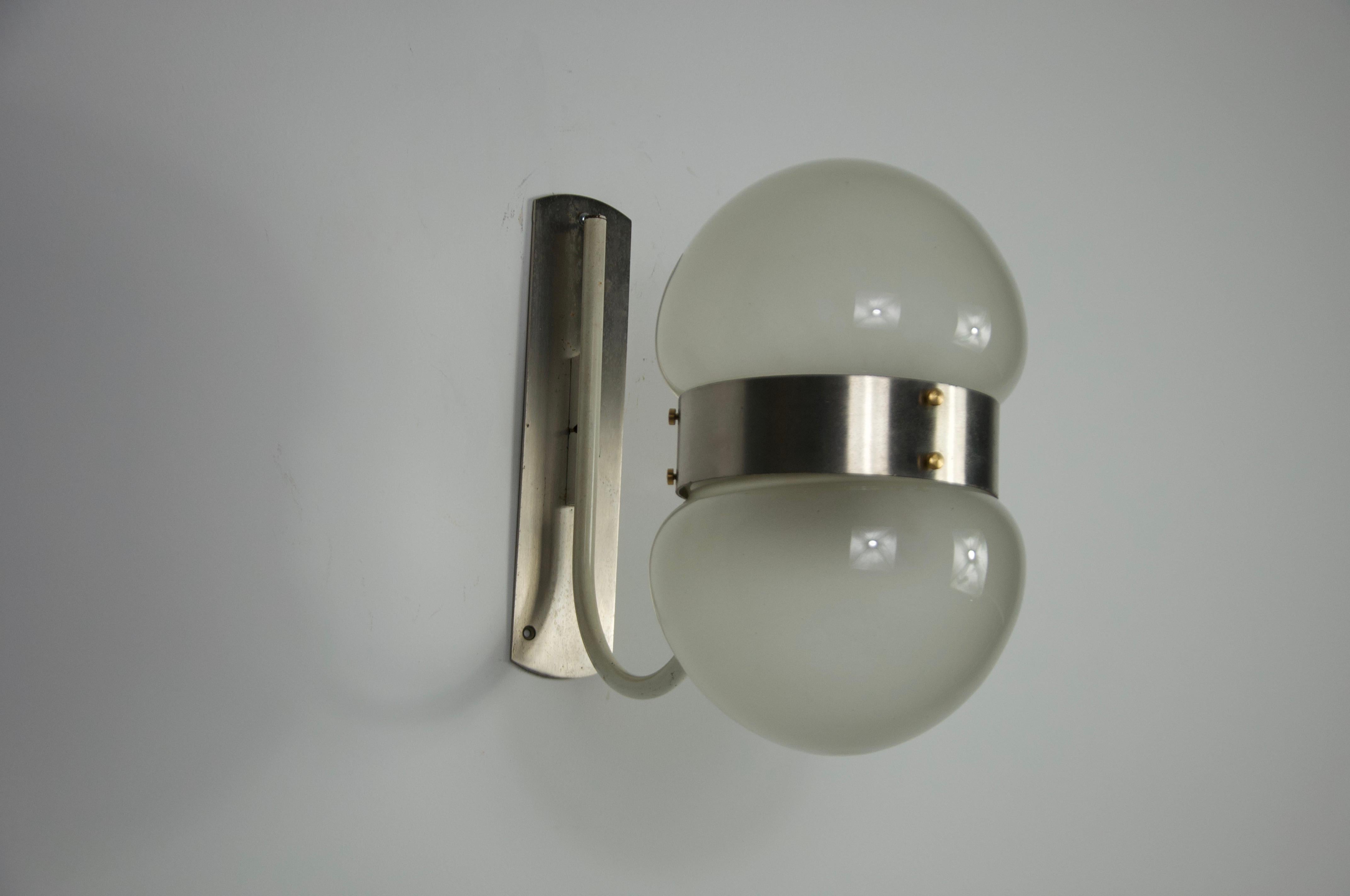 Wandleuchte aus Chrom und Glas von Sergio Mazza für Artemide, Italien, 1960er Jahre (Mitte des 20. Jahrhunderts) im Angebot