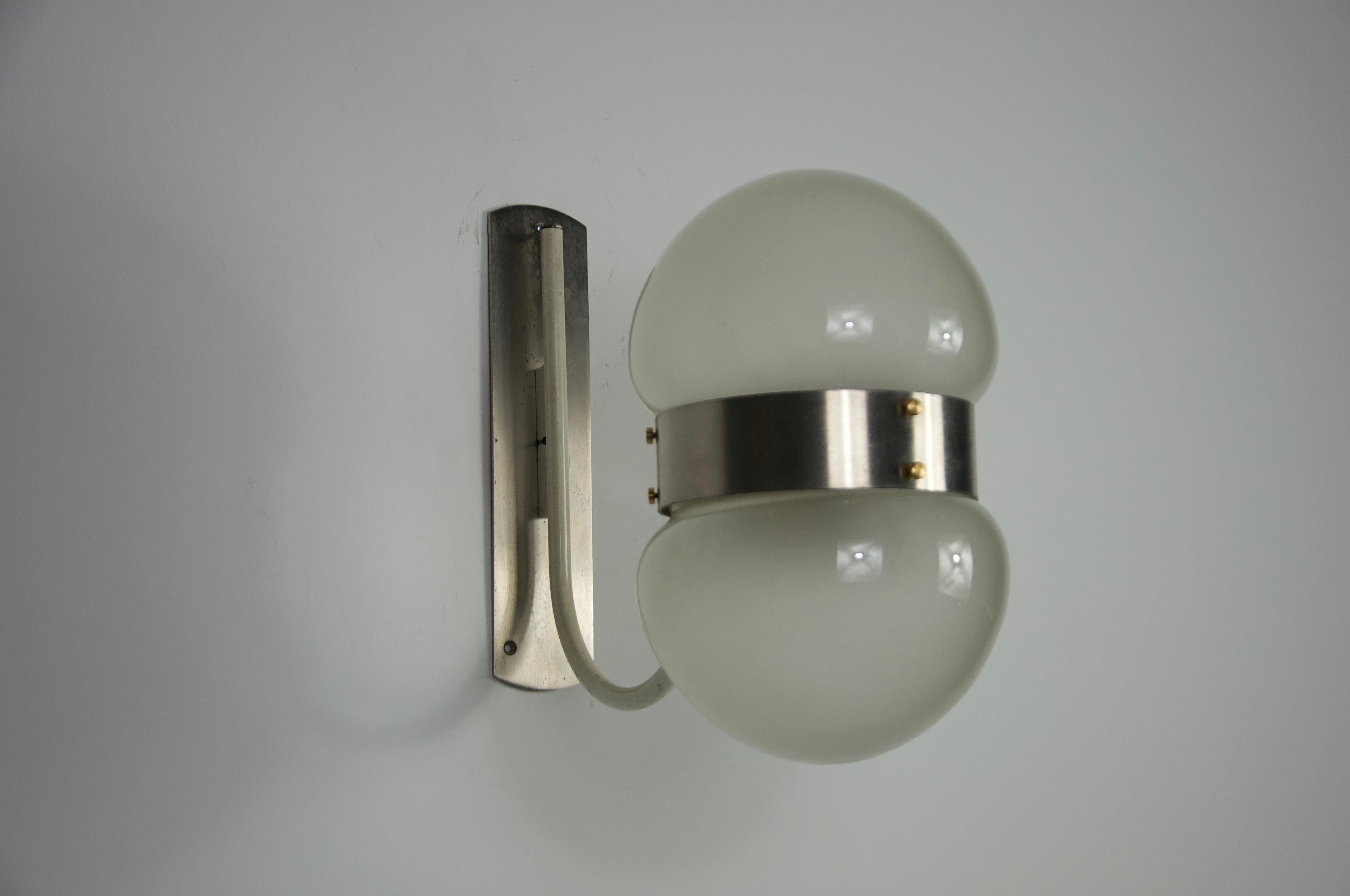 Wandleuchte aus Chrom und Glas von Sergio Mazza für Artemide, Italien, 1960er Jahre (Metall) im Angebot